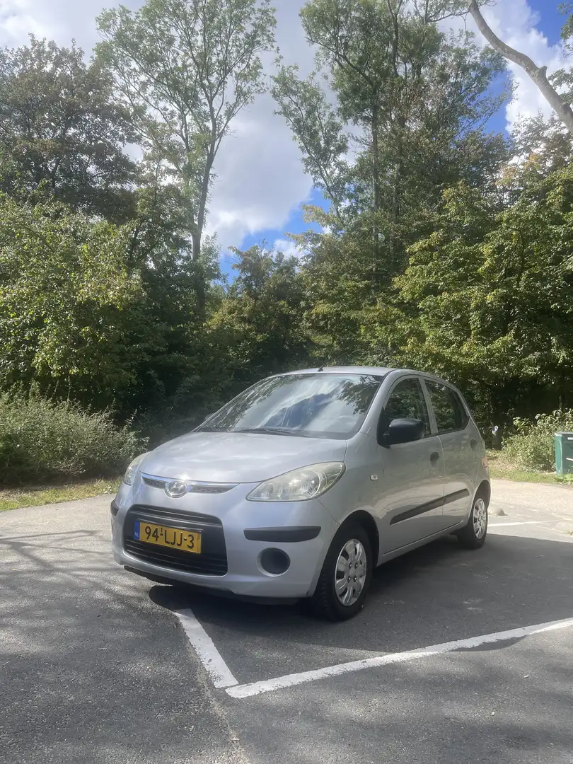Hyundai i10 1.1 Active Grijs - 1