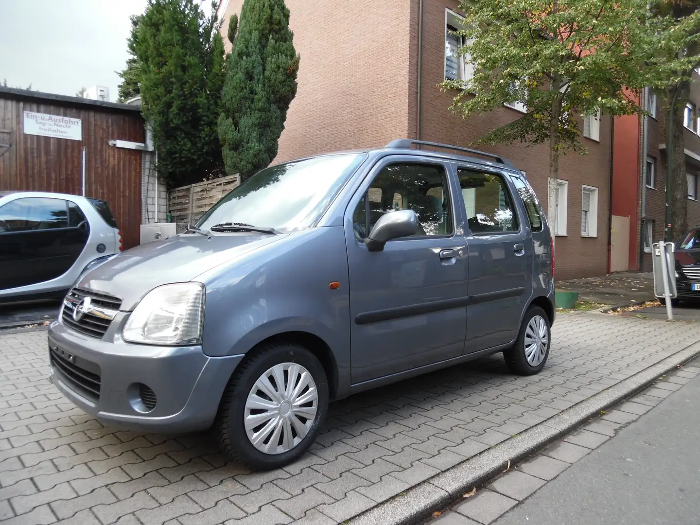 Opel Agila Agila 1.0 12 V Grau - 1