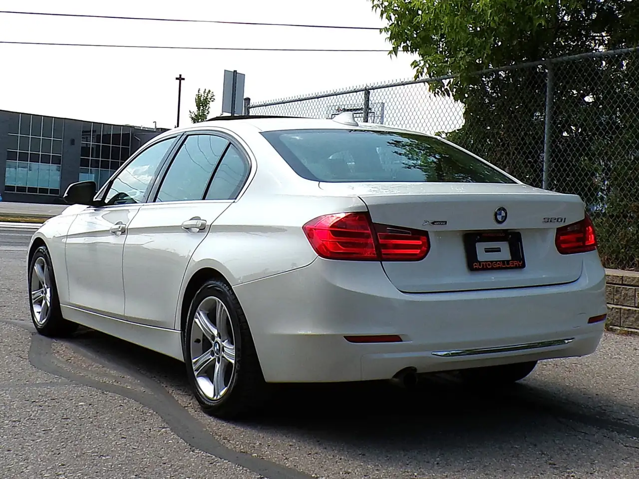 BMW 3 Series снимка BMW 3 Series
