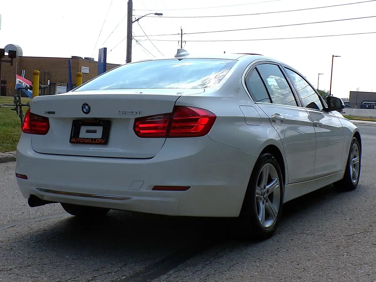 BMW 3 Series снимка BMW 3 Series