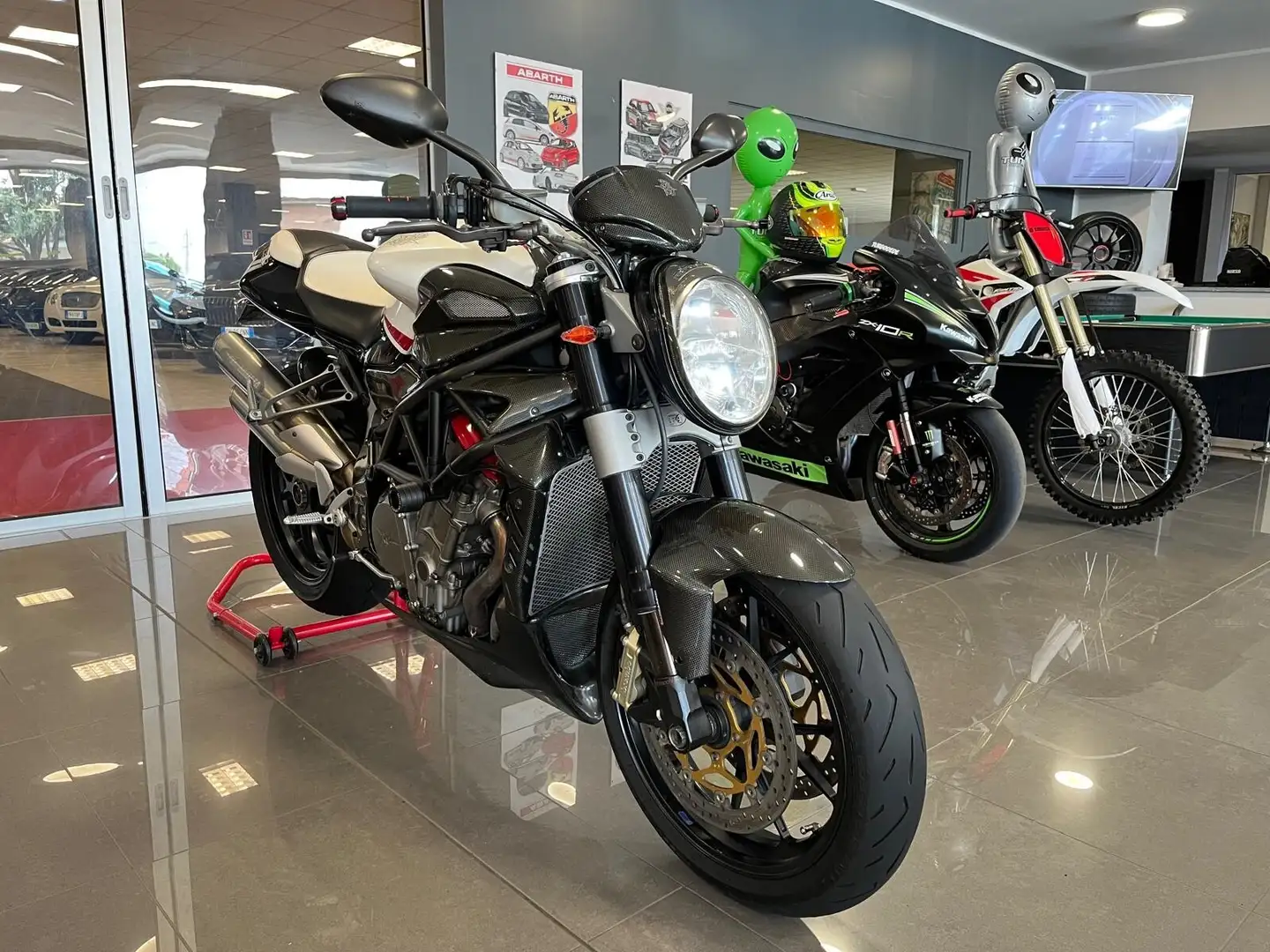 MV Agusta Brutale 910 Bianco - 2