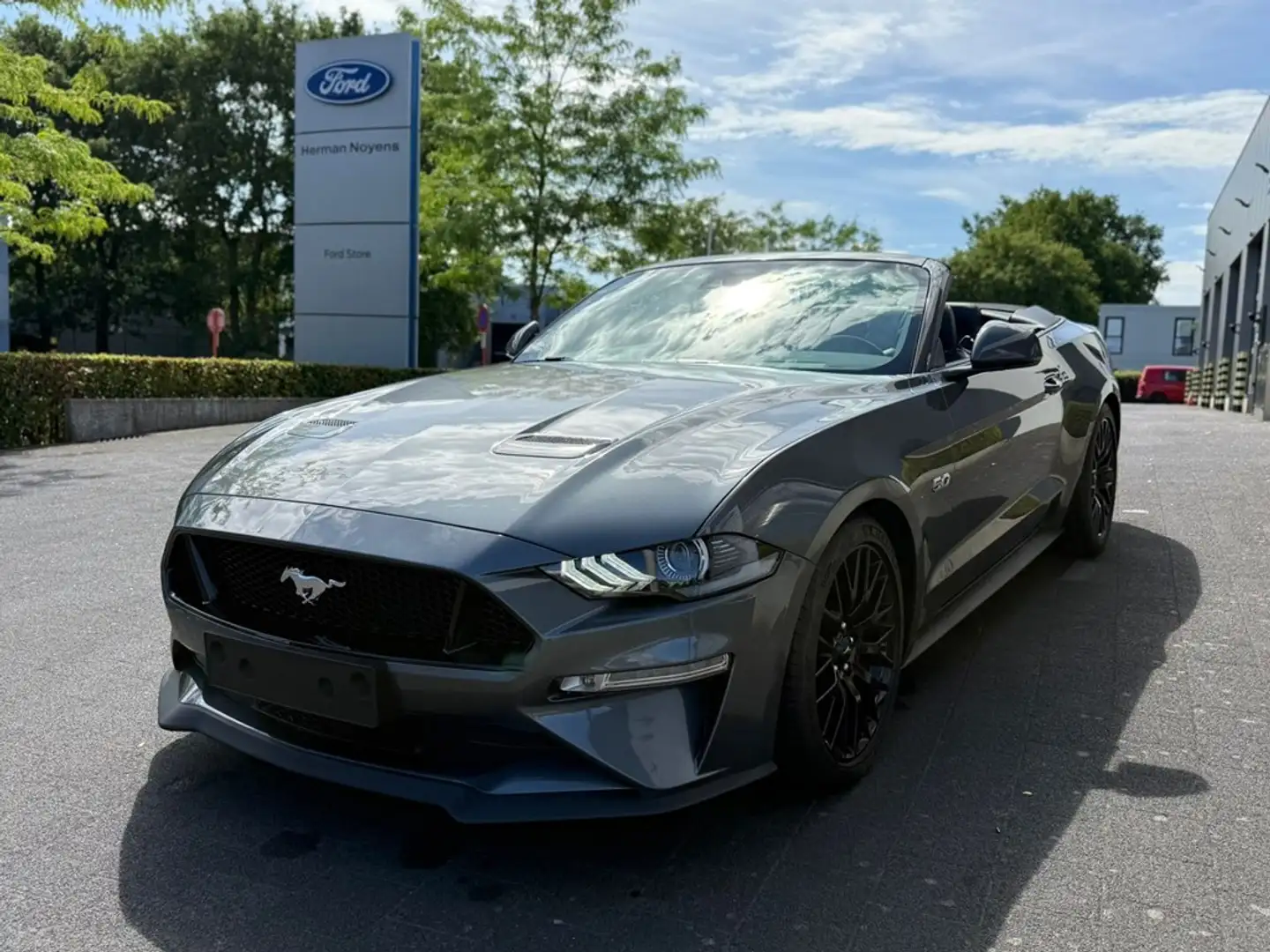 Ford Mustang Convertible GT Grijs - 1
