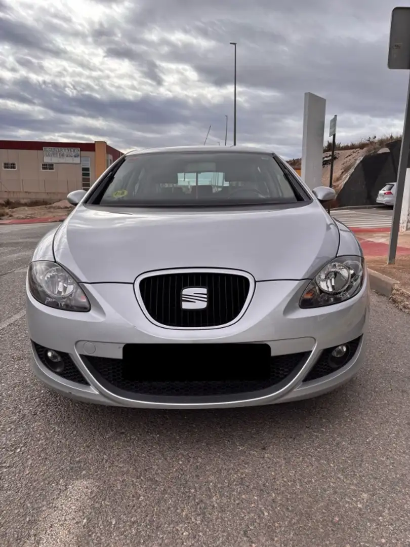 SEAT Leon 1.9TDI Driver´s Edition siva - 1