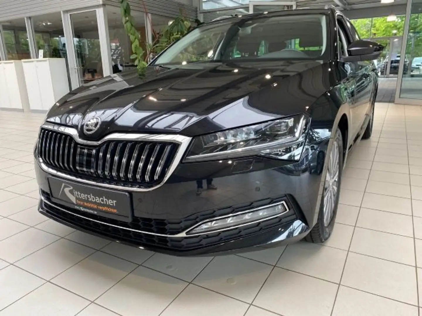 Skoda Superb Combi Style 2.0 TDI DSG Navi AHK Kamera Schwarz - 2