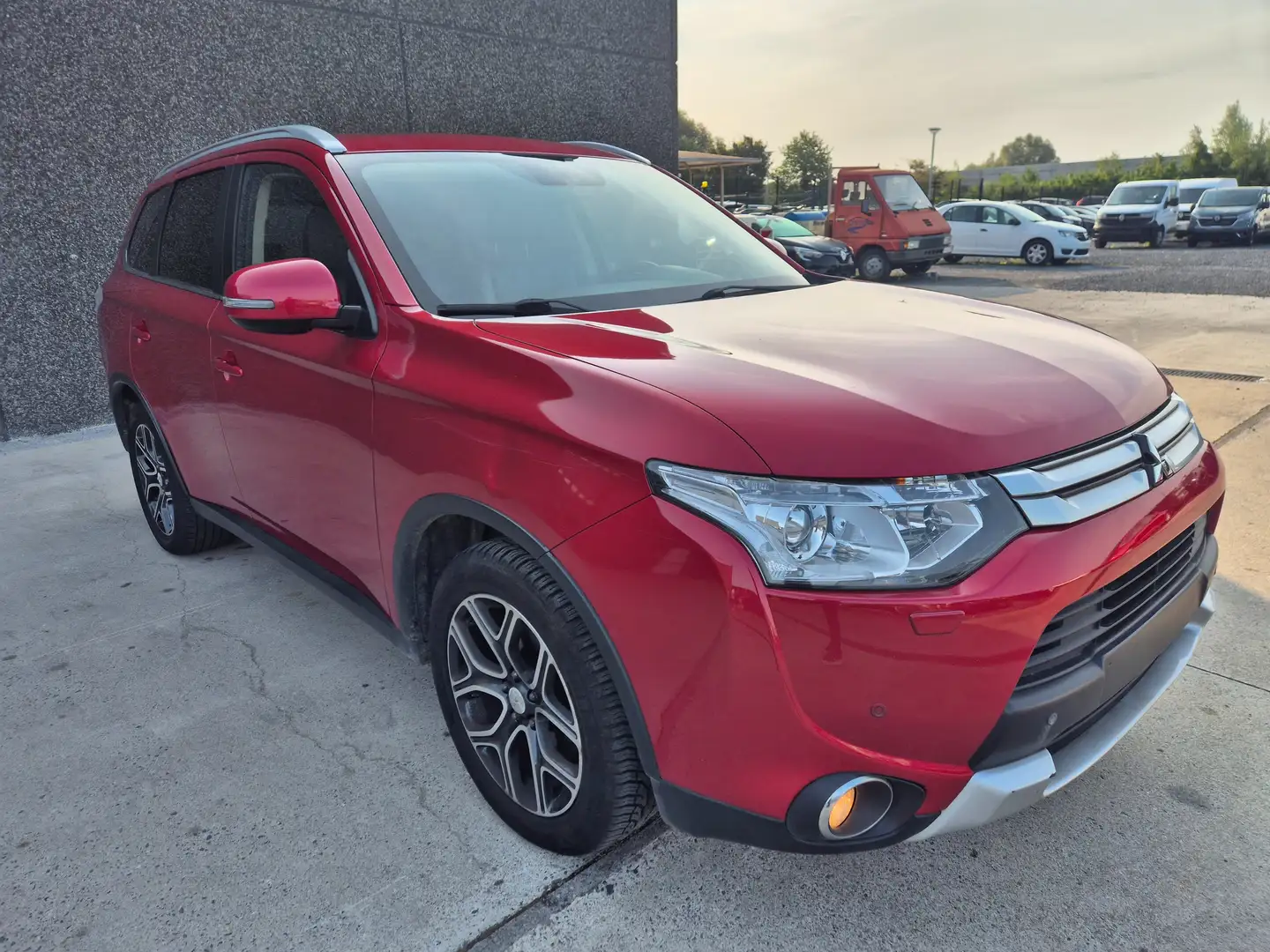 Mitsubishi Outlander Outlander 2.2 DI-D 4WD //MARCHAND OU EXPORT Rood - 1