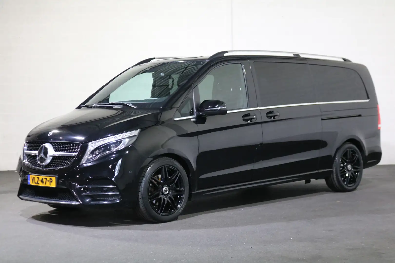 Mercedes-Benz V 300 300d Extra XL DC Avantgarde Edition AMG Burmester Noir - 1