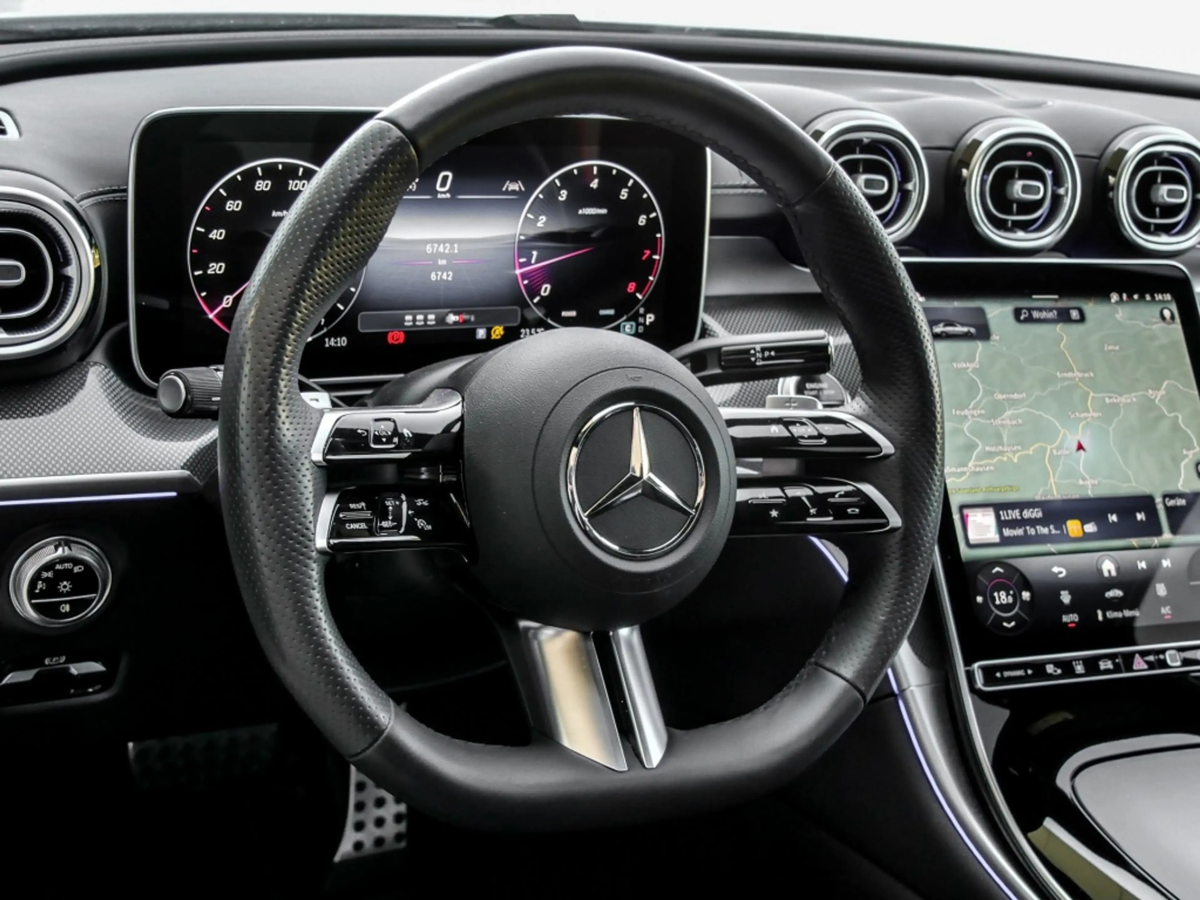 Mercedes-Benz C 180 AMG-Sport+Burm+Pano+Digital+Distr+Memo+360 — photo 9