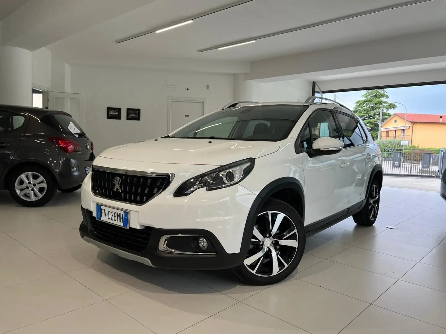 Peugeot 2008 BlueHDi 120 EAT6 S&S Allure Blanc - 2