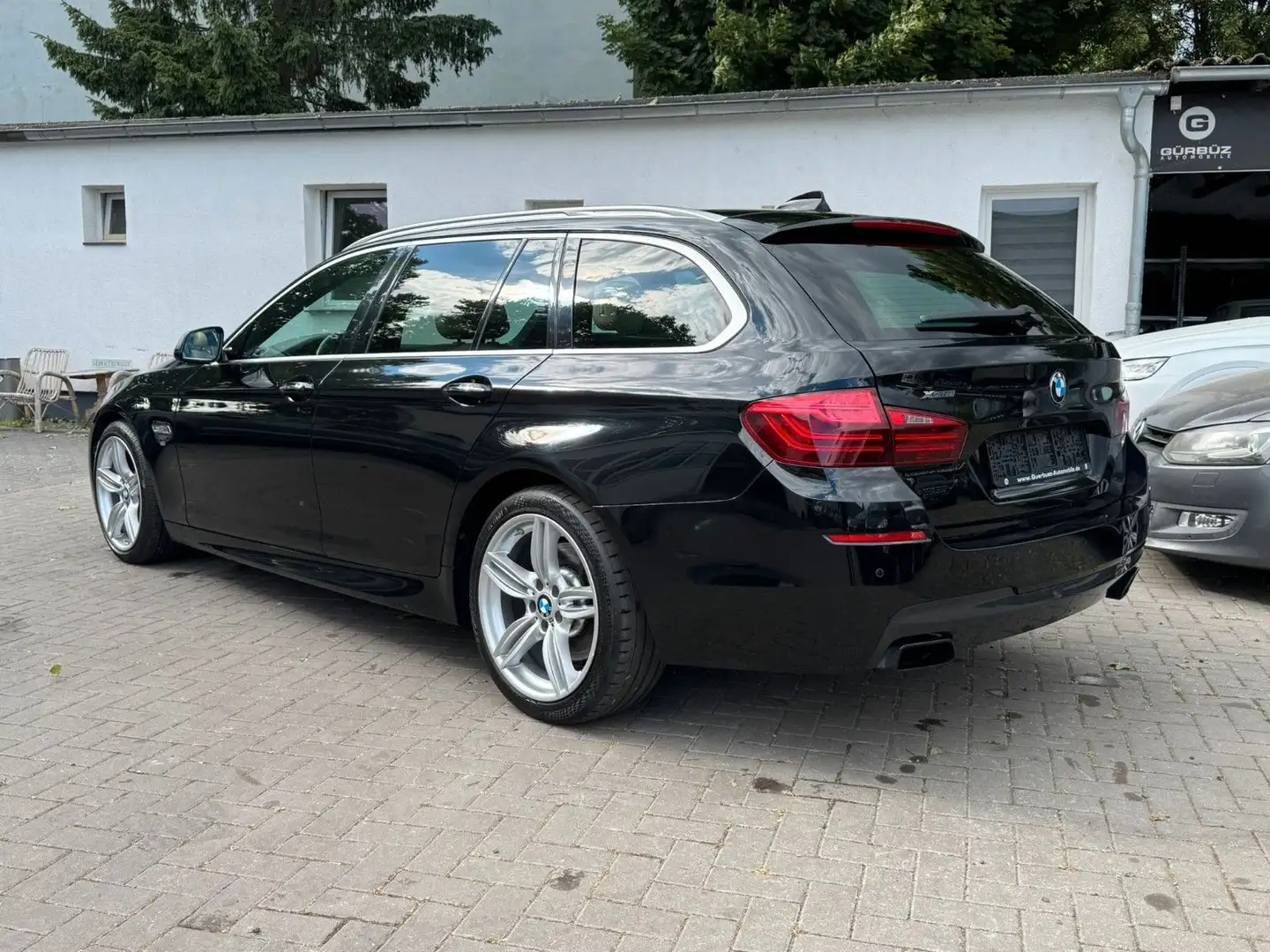 BMW 550 d xDrive  *Pano* *HUD* *Leder* *LED* Noir - 1