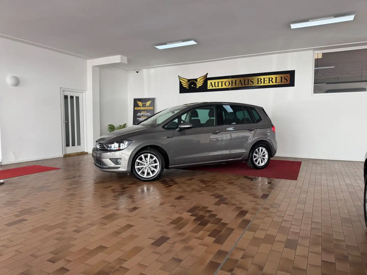 Volkswagen Golf Sportsvan VII BMT/1.HND/SCKHFT/EURO6/AHK Gris - 2