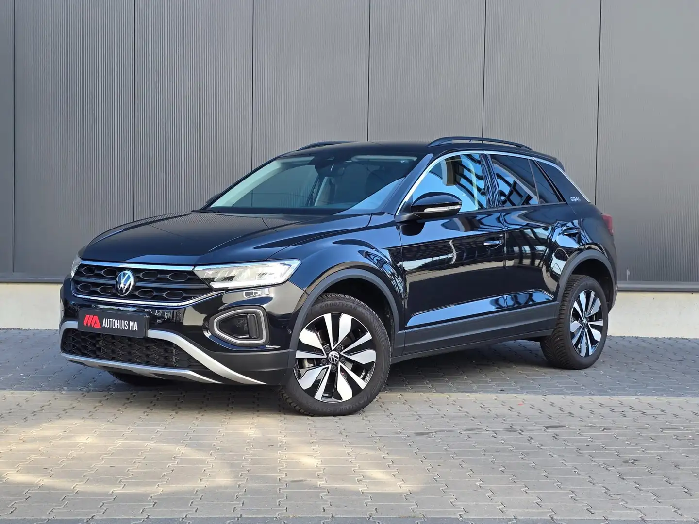 Volkswagen T-Roc 1.5 TSI Goal Edition Zwart - 1
