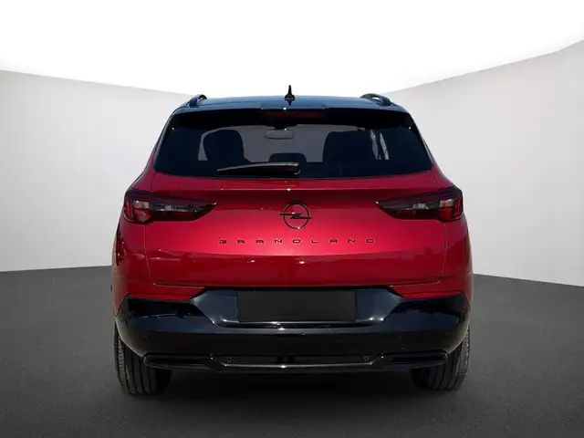 Opel Grandland view 4