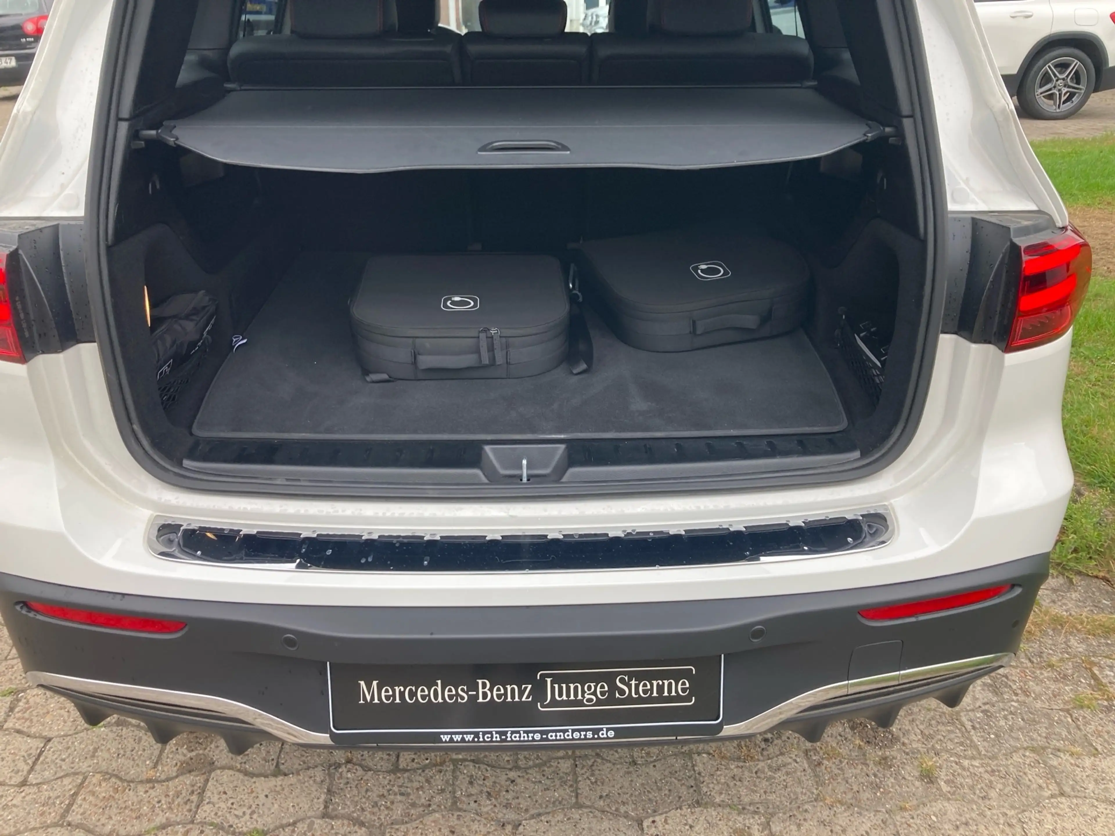 Mercedes-Benz EQB 300 4M AMG+Kam+DISTR.+Memory+Burm.+LED+HuD — photo 7
