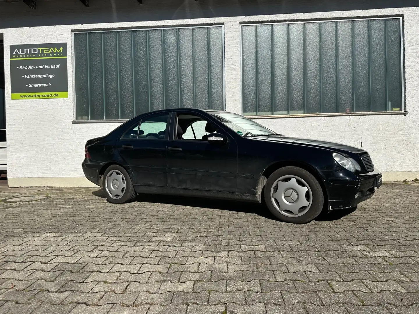 Mercedes-Benz C 200 Klasse Lim. C 200 CDI*1-HAND*AHK*ALU*SCHEBEDACH* Noir - 2