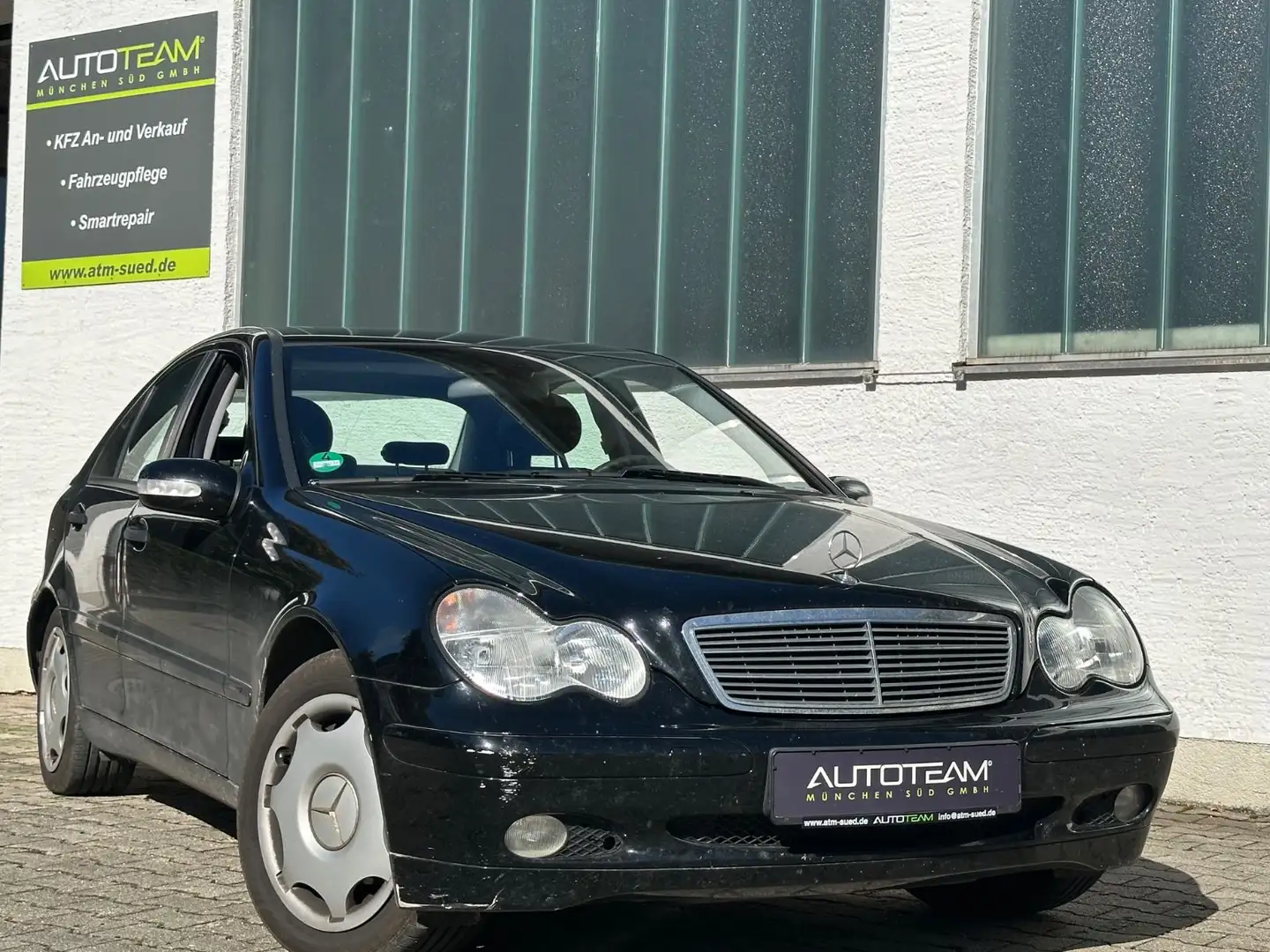 Mercedes-Benz C 200 Klasse Lim. C 200 CDI*1-HAND*AHK*ALU*SCHEBEDACH* Noir - 1