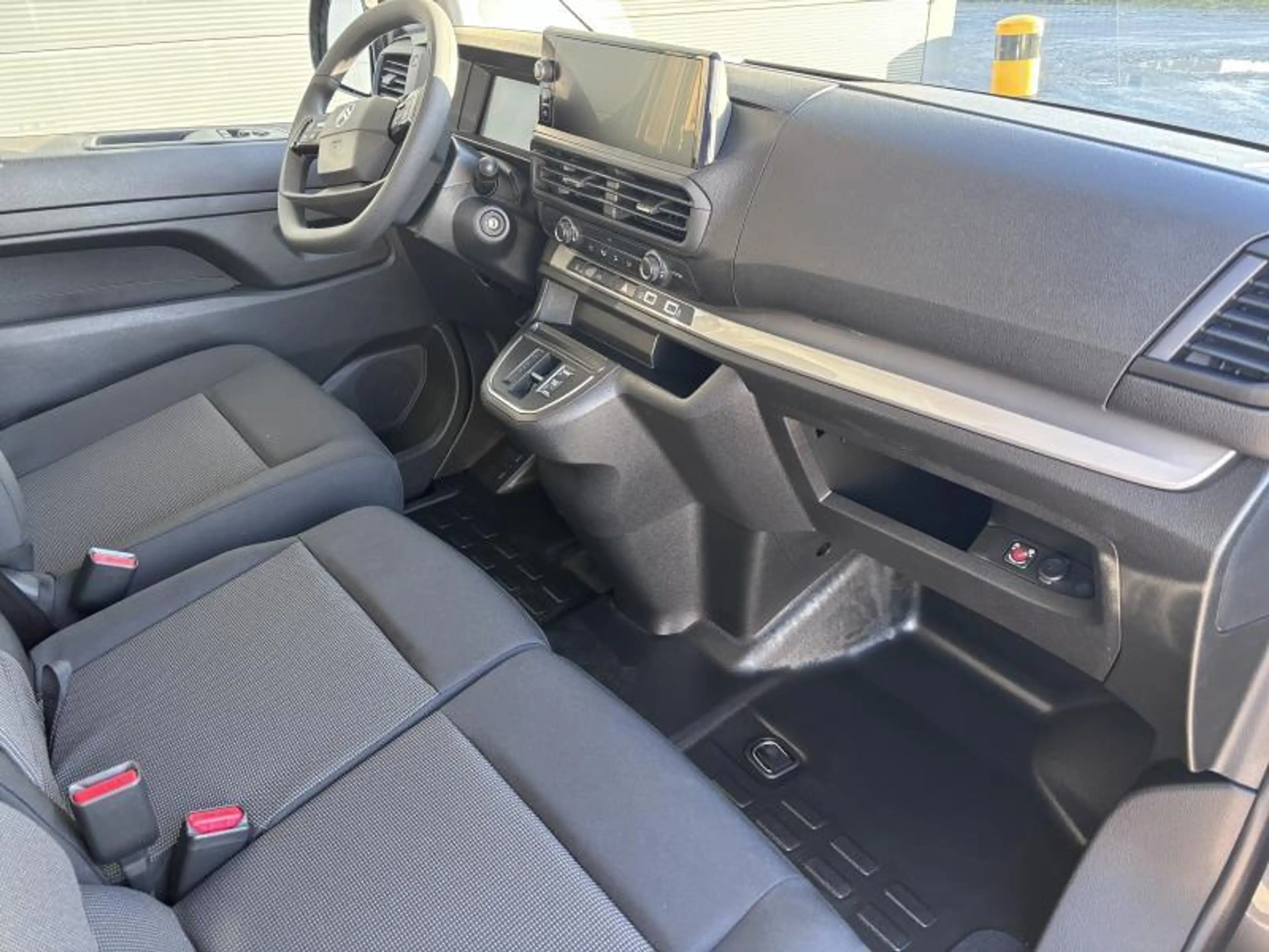 Citroen Jumpy Taille M / 150 ch / EAT8 — photo 2