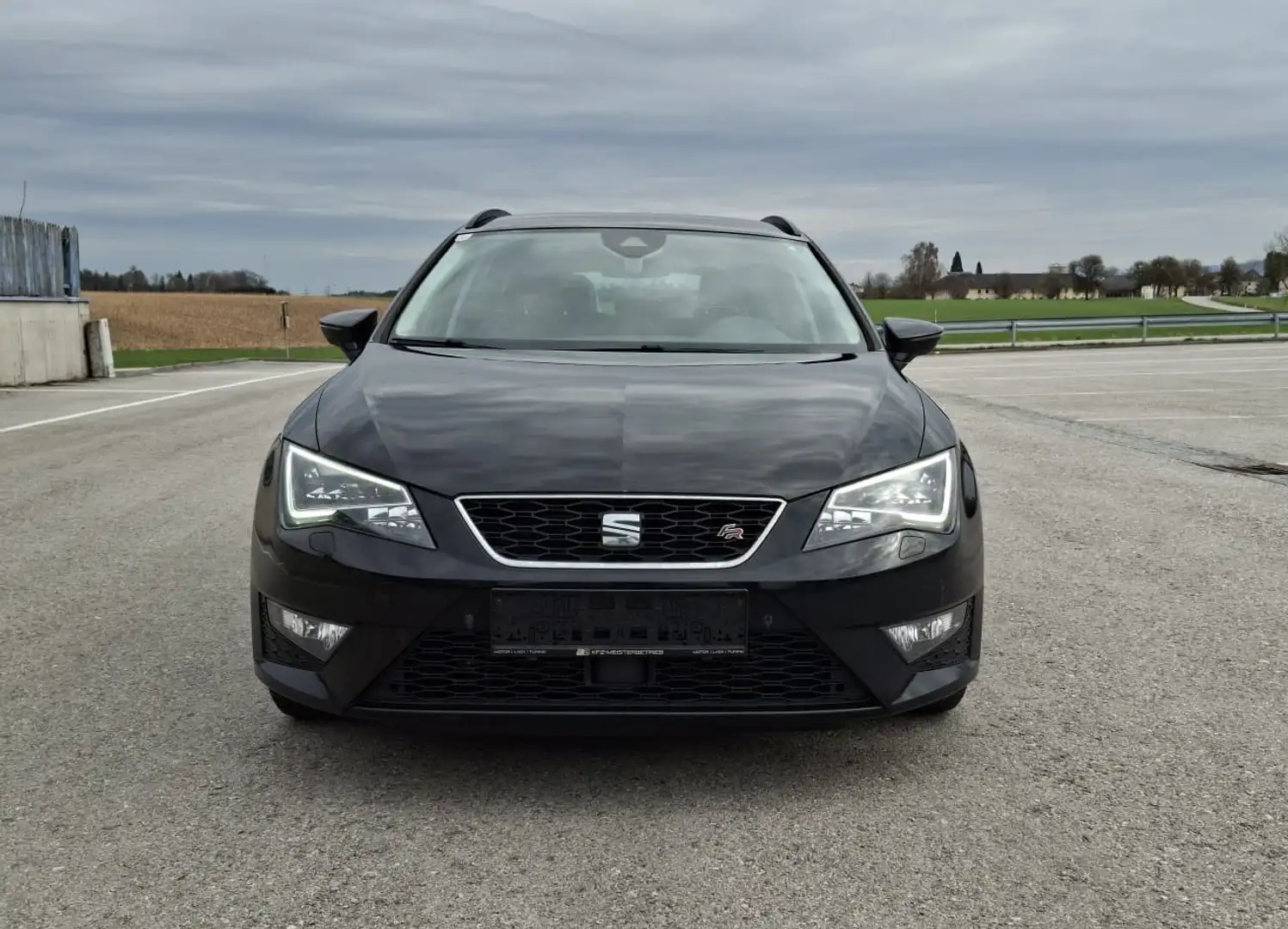 SEAT Leon FR Schwarz - 1