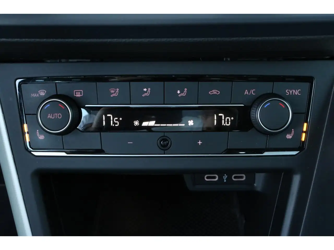 Volkswagen Polo Citadine 5 portes — photo 23