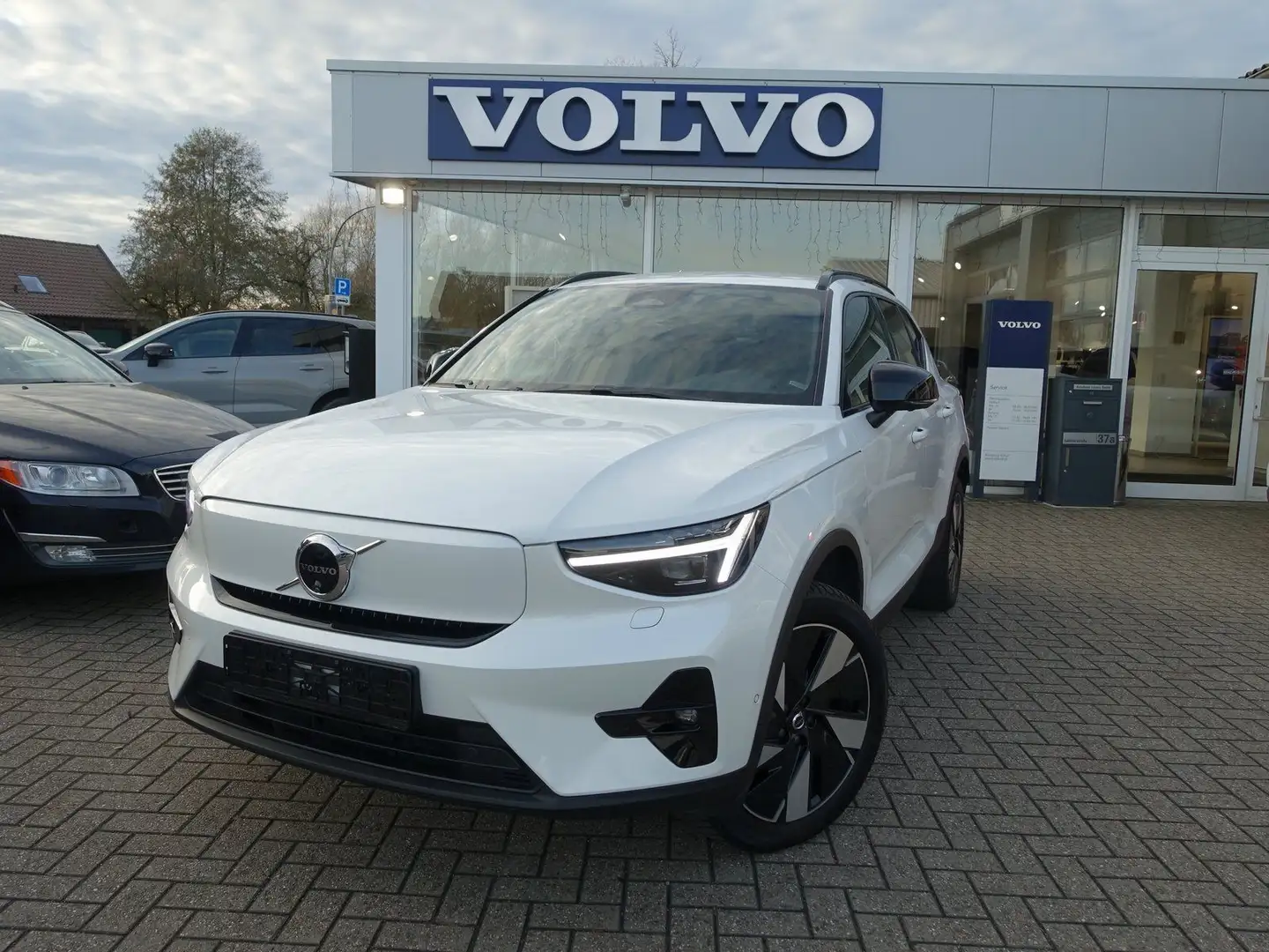 Volvo EX40 Single Motor Extended Range RWD/360°/H&K Weiß - 1