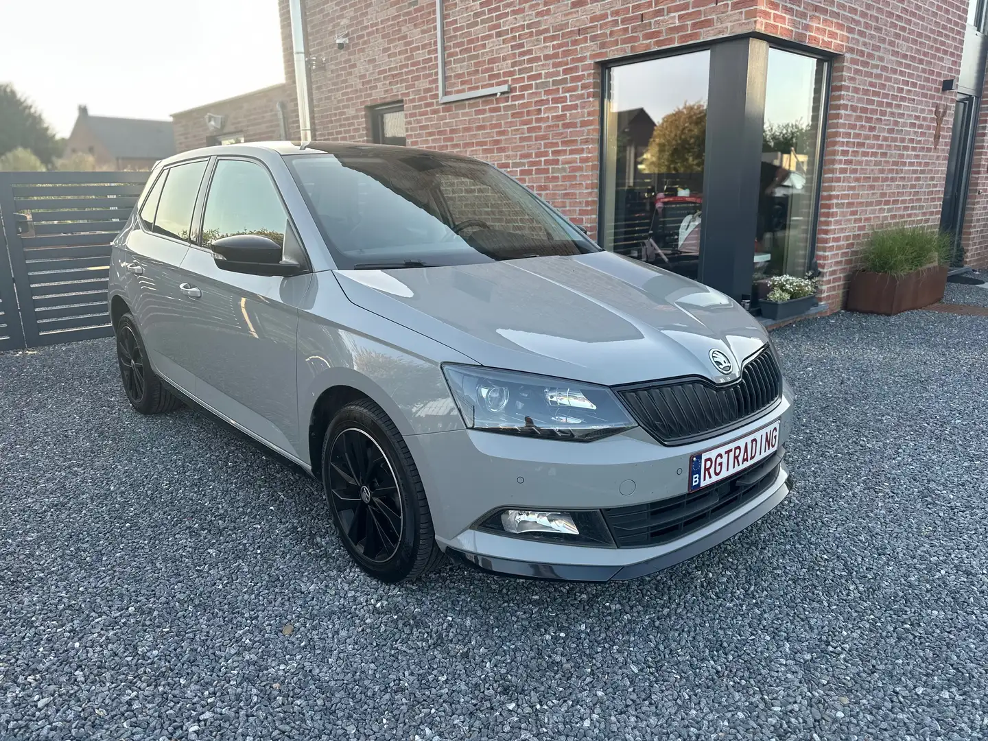 Skoda Fabia 1.0 TSI Monte Carlo DSG*GPS*Leds*Toit pano Gris - 2