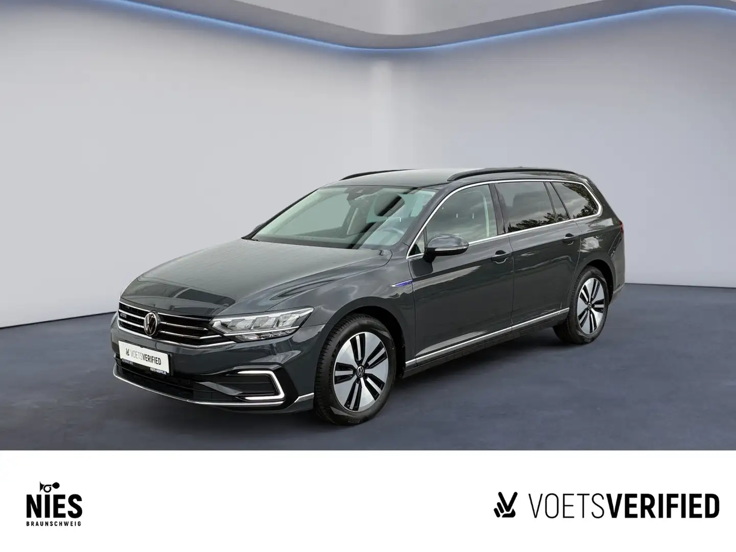 Volkswagen Passat Variant GTE 1.4 eTSI DSG NAVI+STANDHZG+LED Grijs - 1