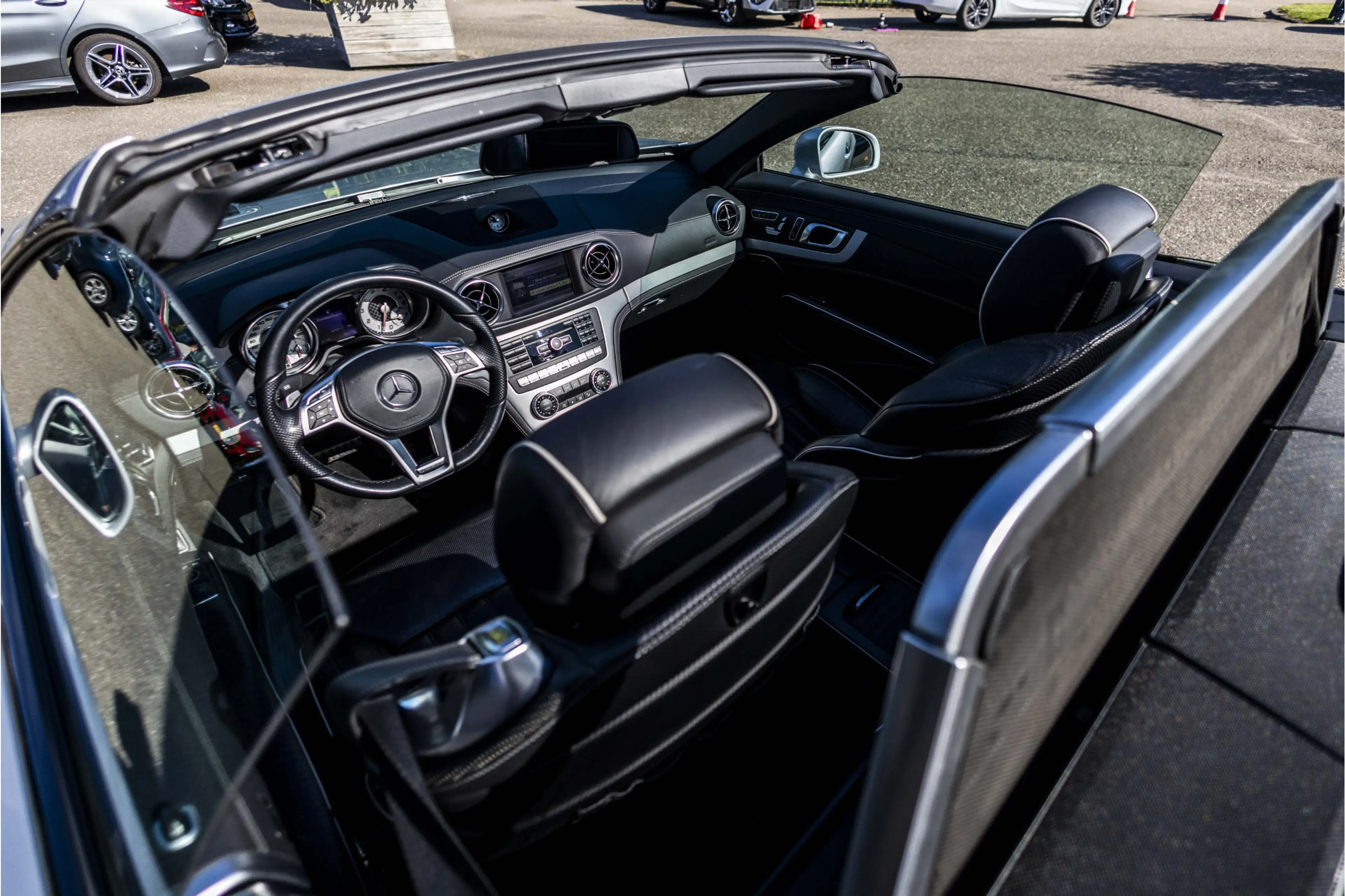 Mercedes-Benz SL 500 — photo 14