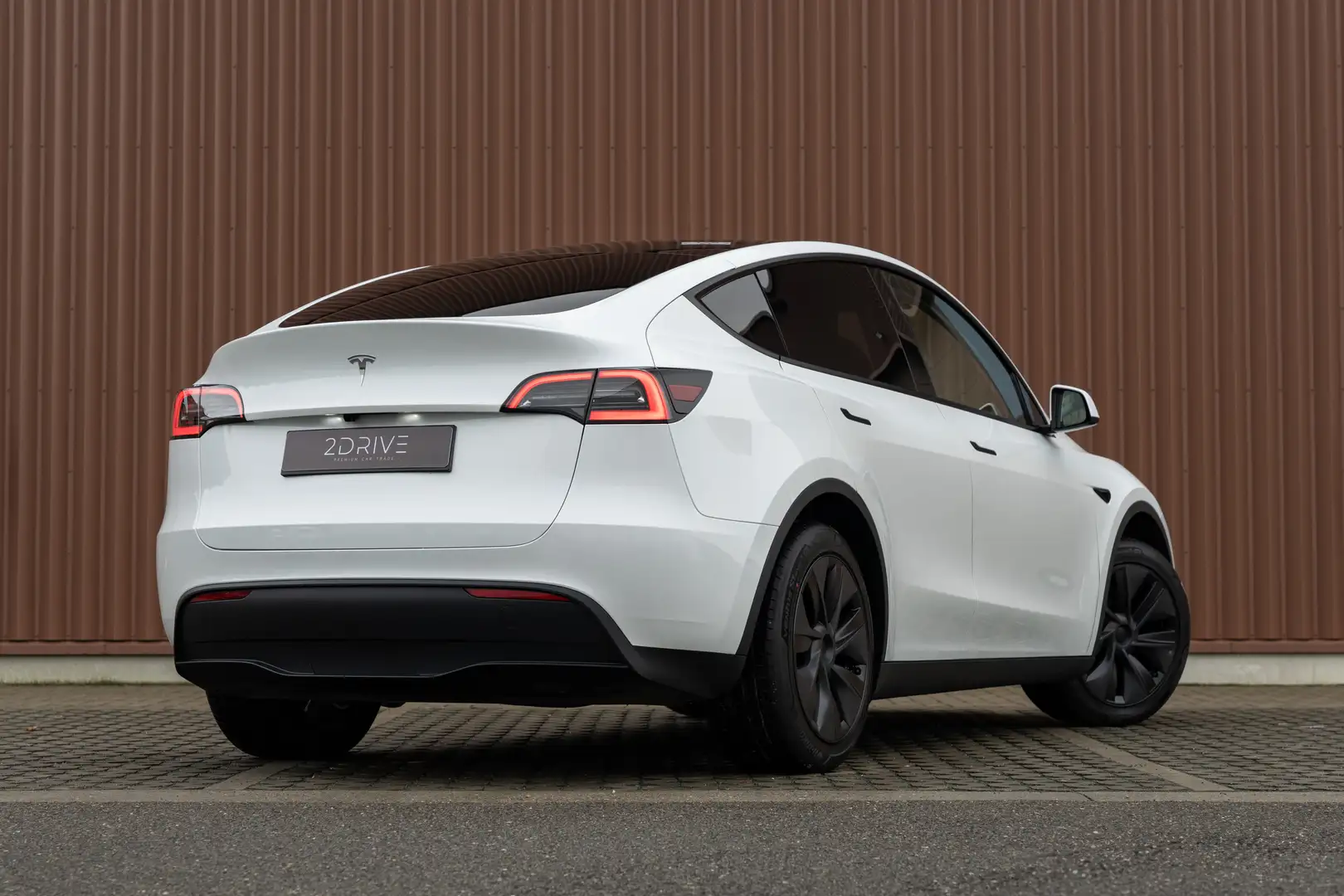 Tesla Model Y RWD | Pearl White | 19" Dark Gemini | NEW Blanc - 2