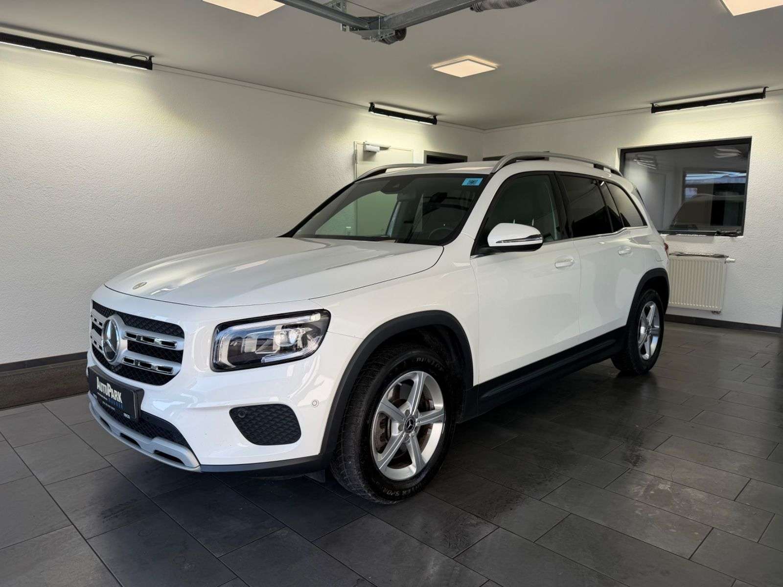 Mercedes-Benz GLB 220