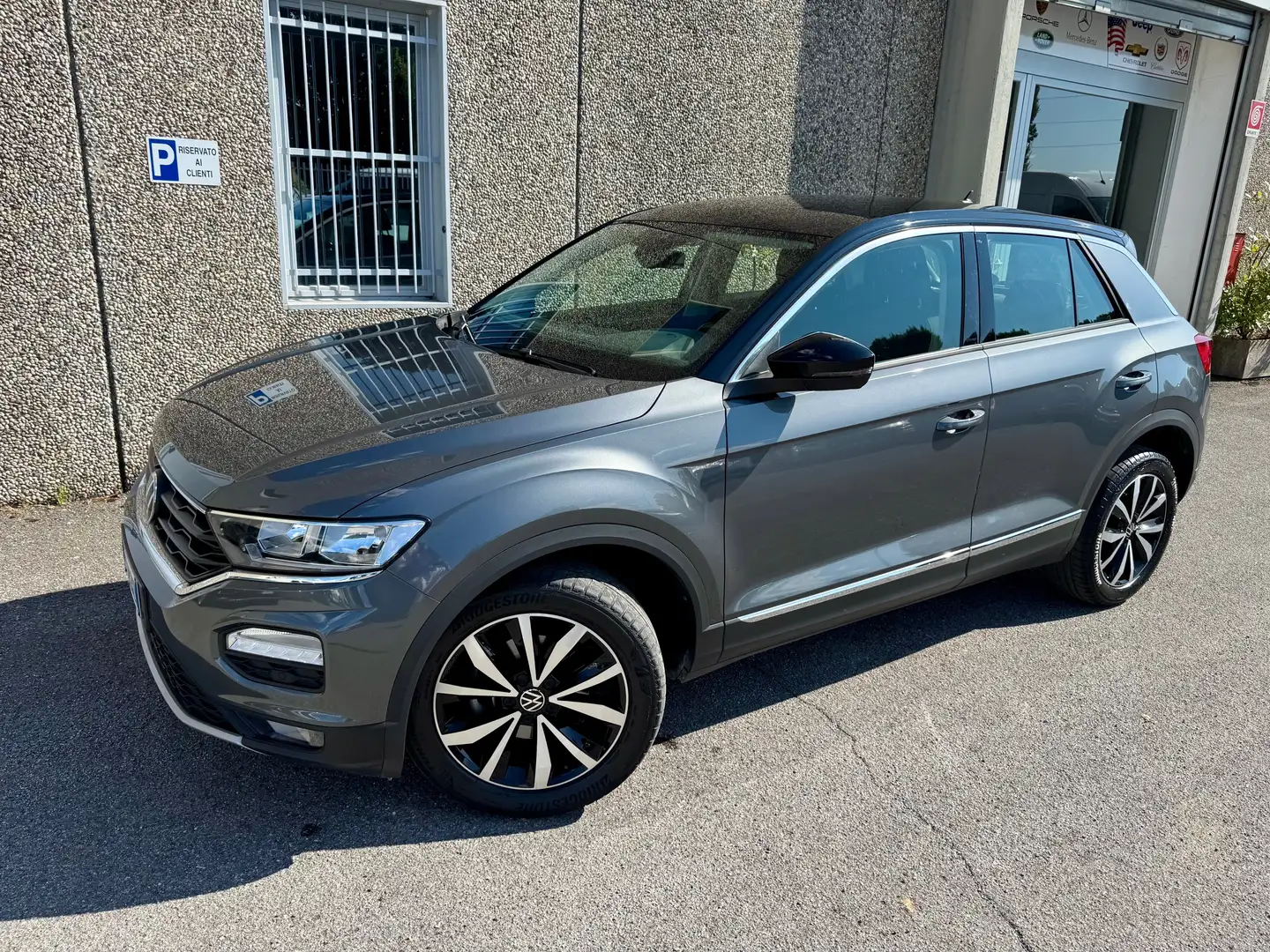Volkswagen T-Roc 1.0 tsi Style 110cv Gris - 1