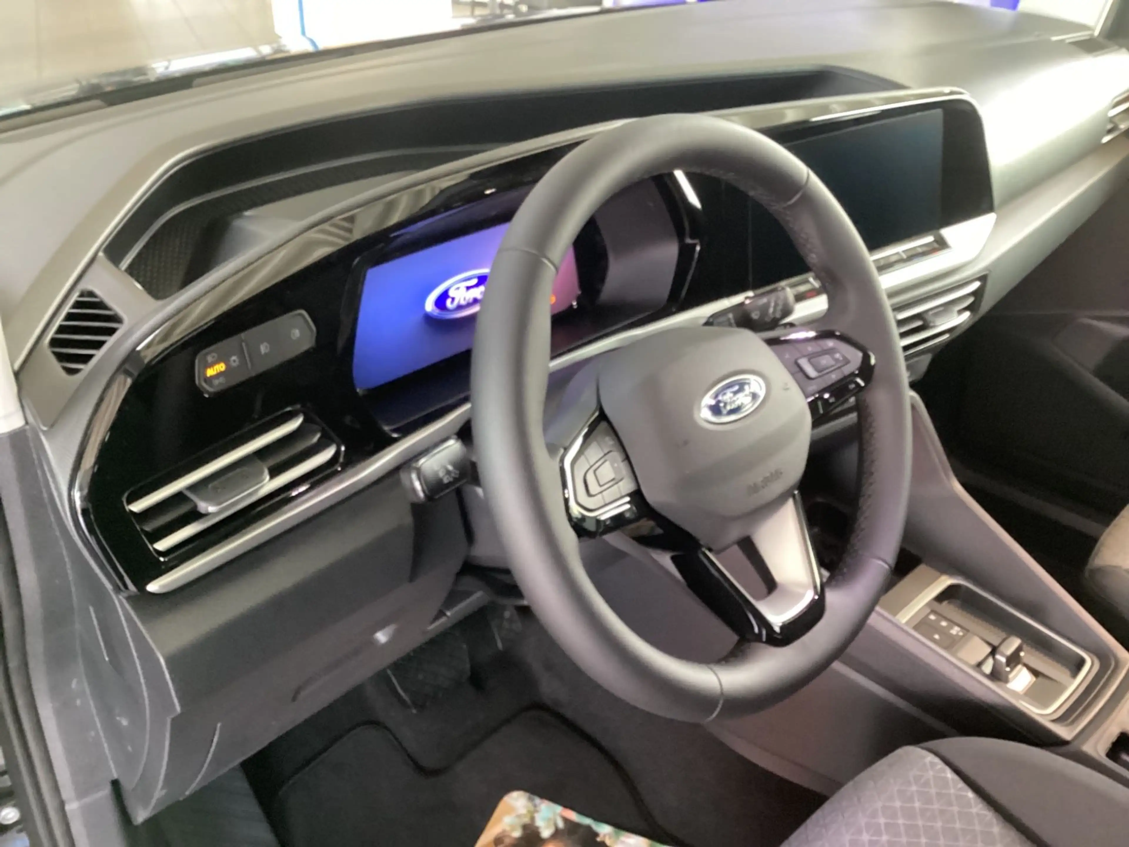 Ford Grand Tourneo Connect Titanium*LED*GJR*AHK*RFK* — photo 9