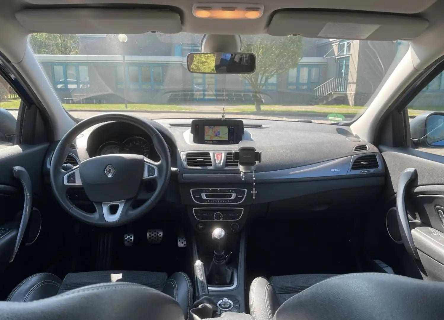 Renault Megane Grandtour TCe 130 Dynamique Blau - 2