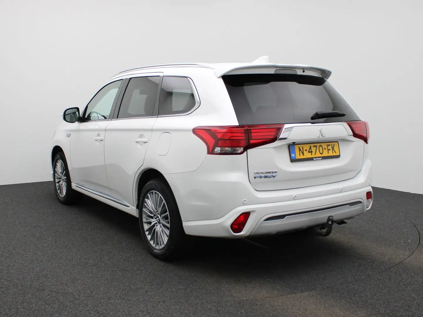 Mitsubishi Outlander 2.4 PHEV Intense AWD | Trekhaak | Climate Control Blanc - 2