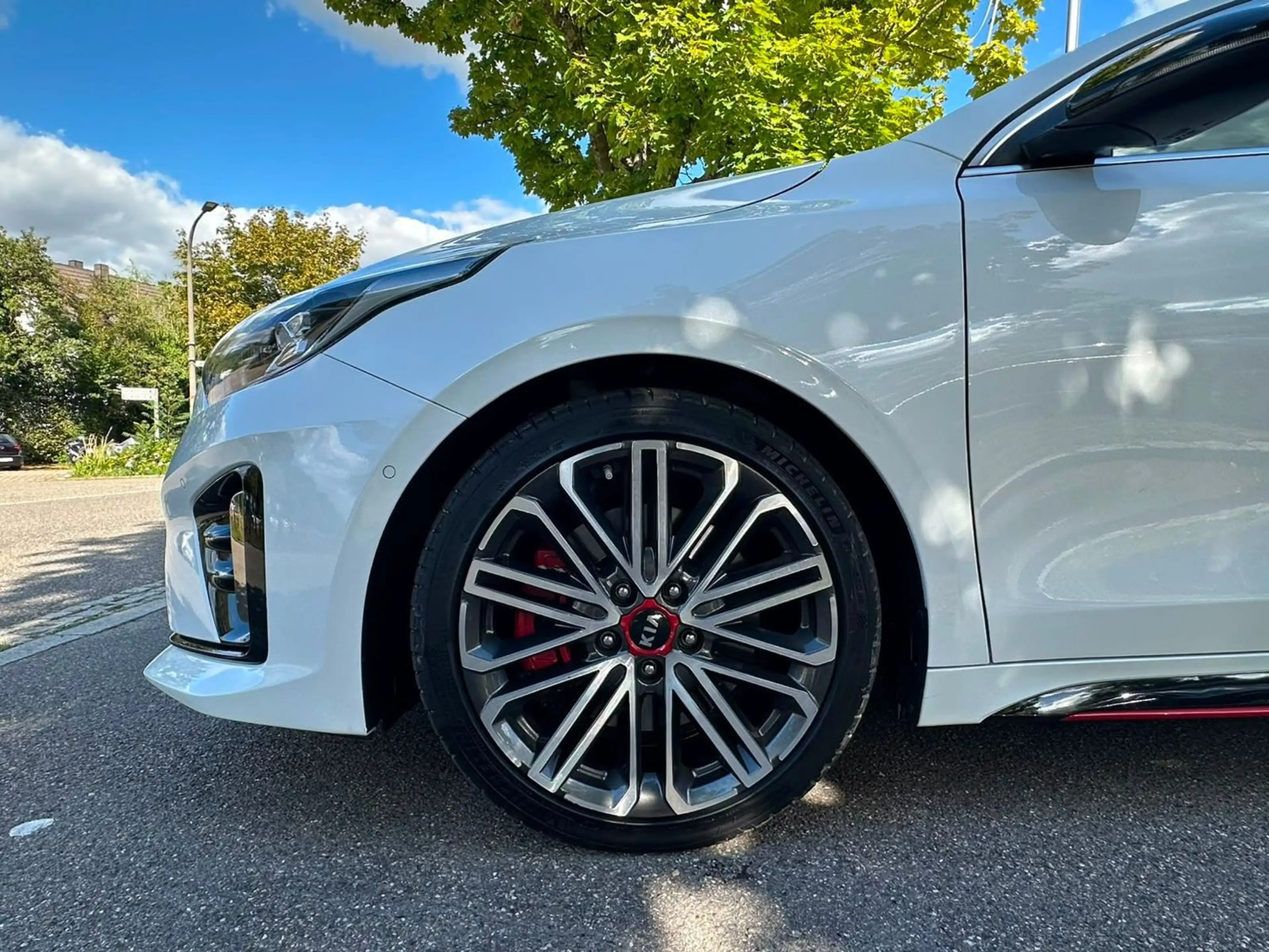 Kia ProCeed / pro_cee'd GT — photo 11