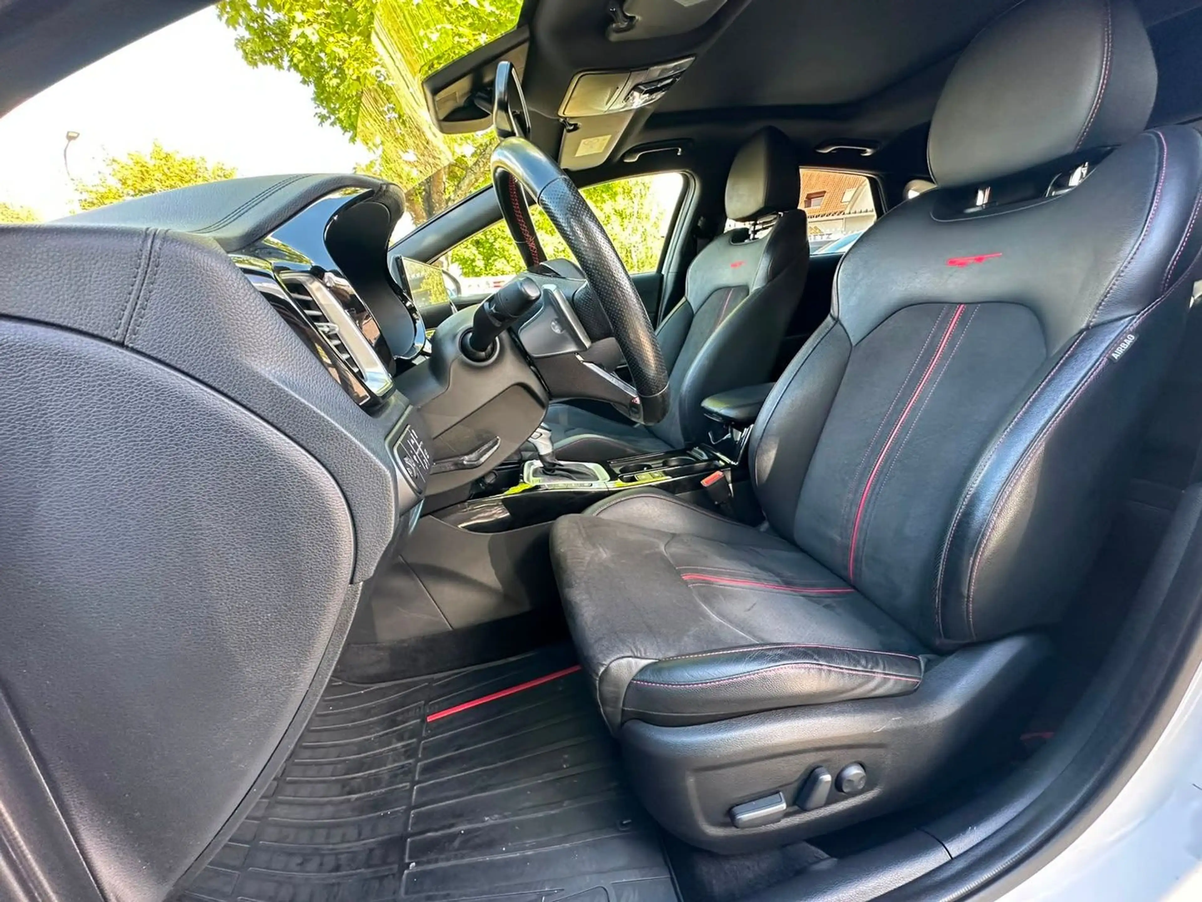 Kia ProCeed / pro_cee'd GT — photo 12