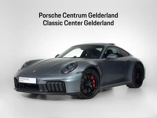 Porsche 992 Carrera 4 GTS