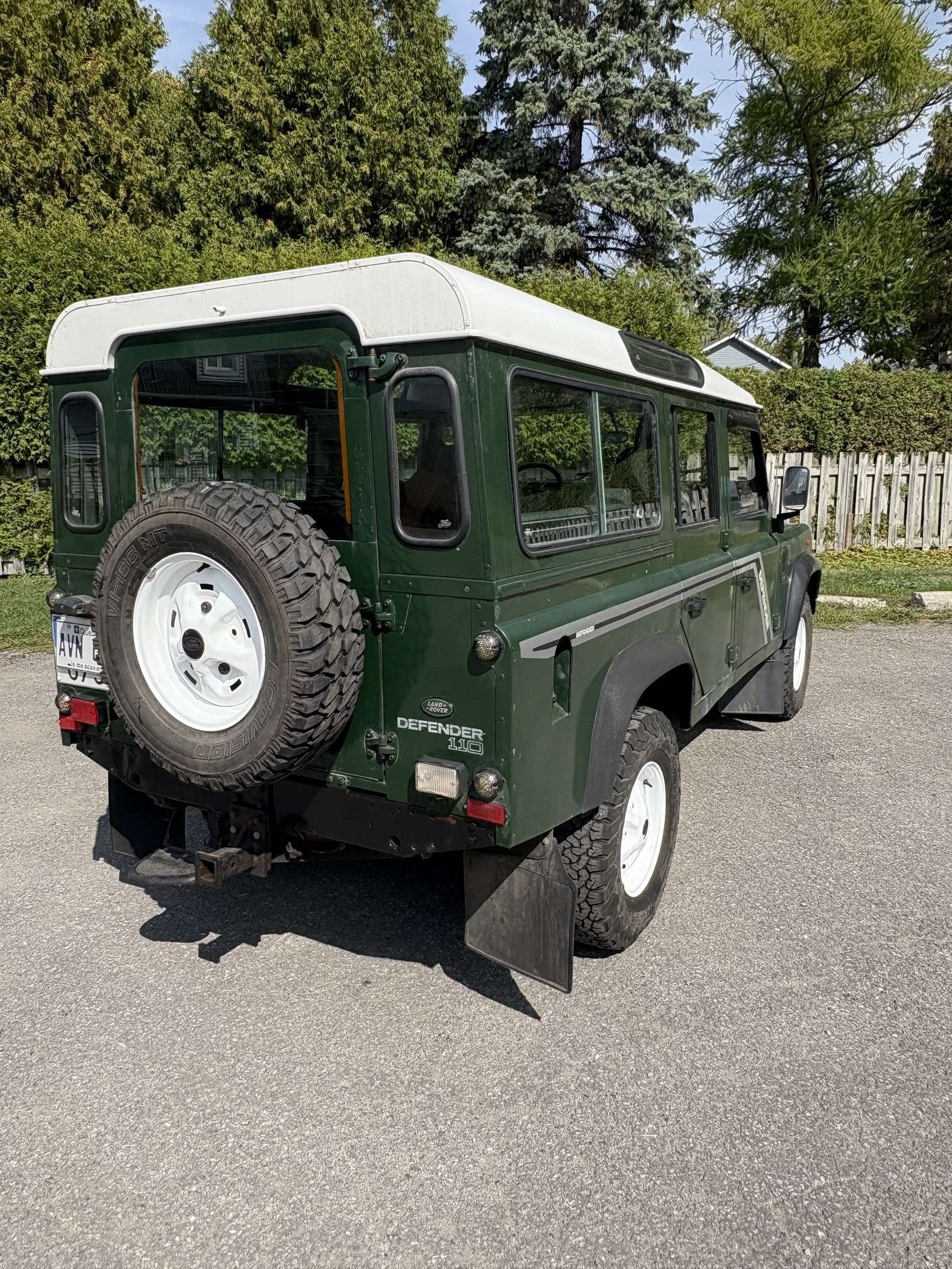 1997 Land Rover Defender alt 2