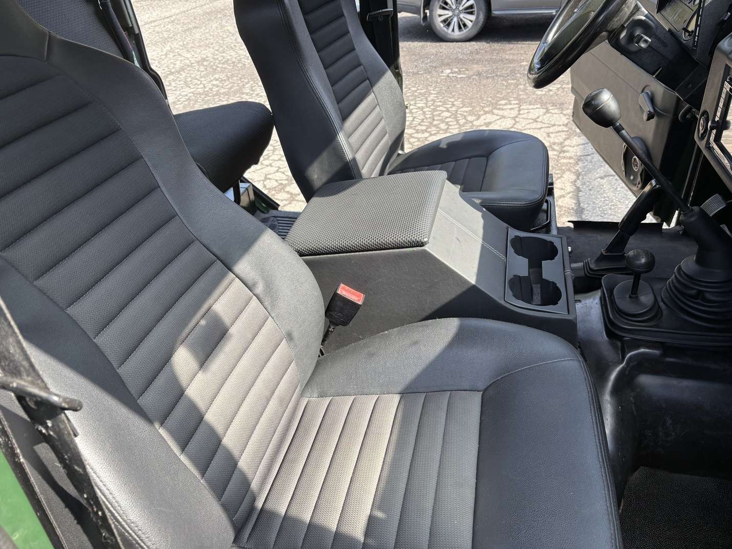1997 Land Rover Defender thumb 14