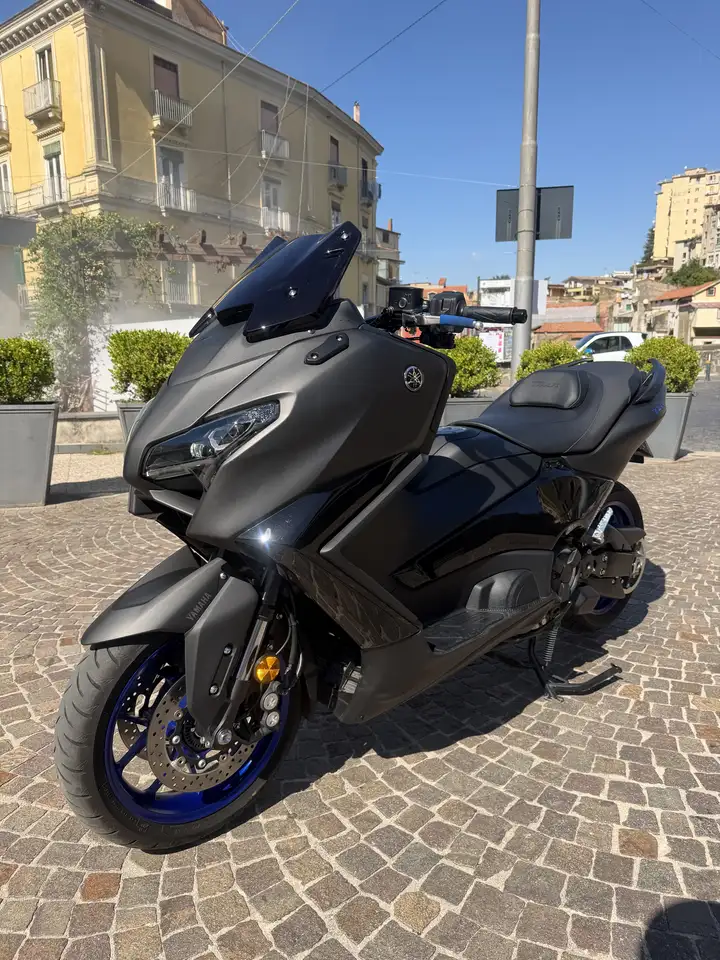 Yamaha Tmax 560