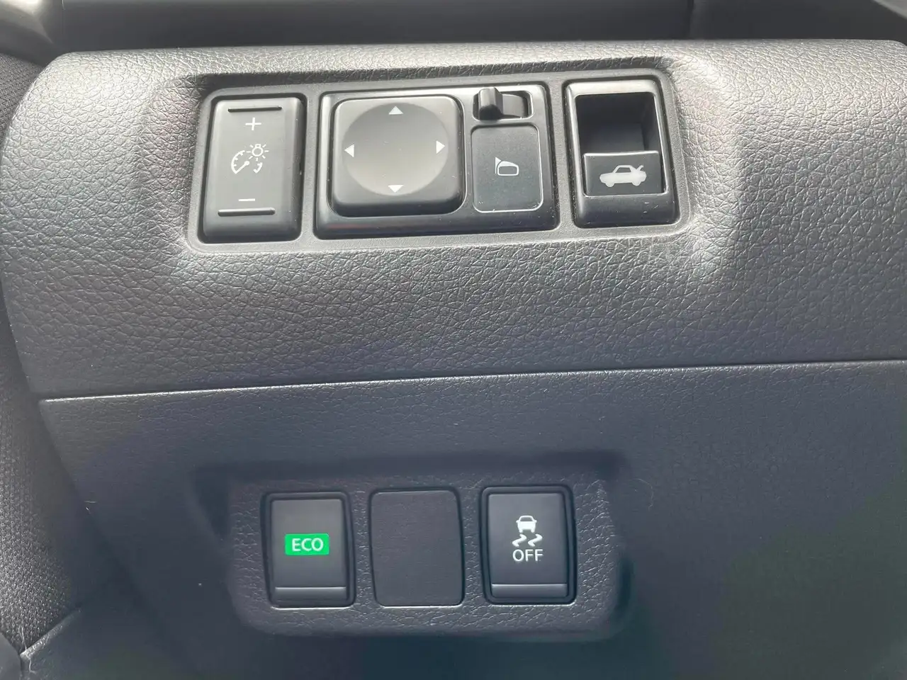 Nissan Sentra снимка Nissan Sentra