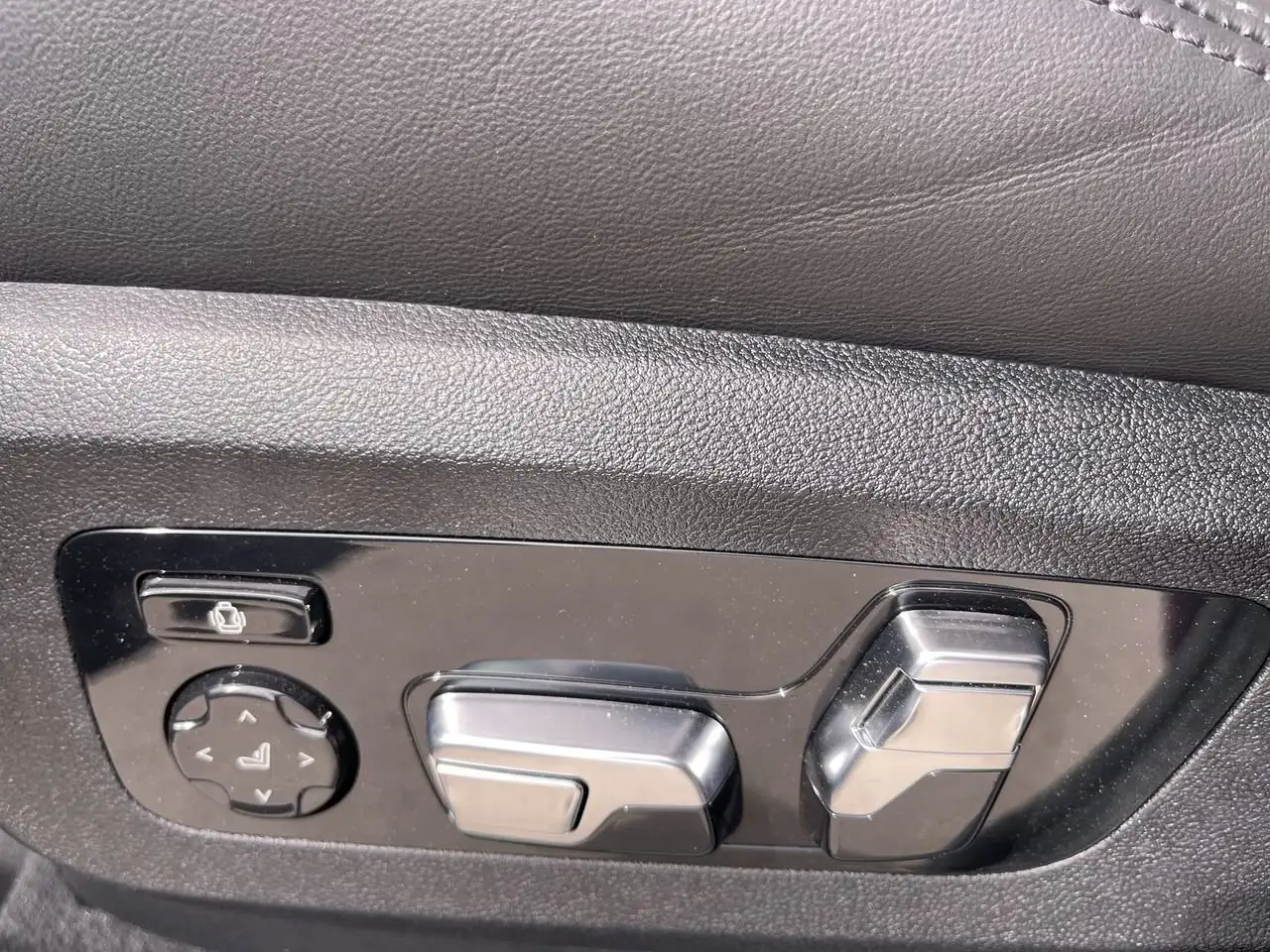 BMW X5 M снимка BMW X5 M