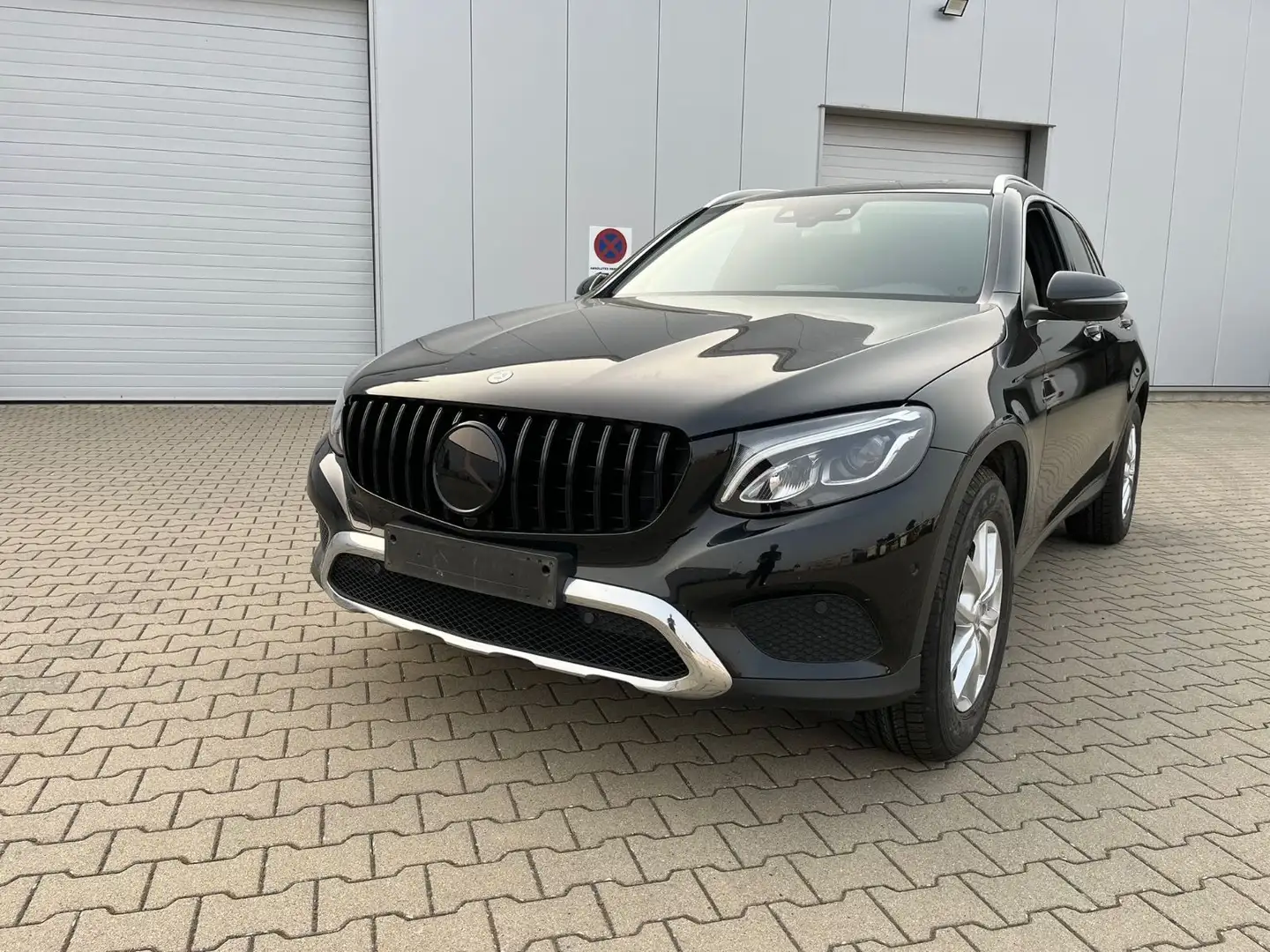 Mercedes-Benz GLC 250 d 4Matic*4.Zylinder-defekt* Schwarz - 1