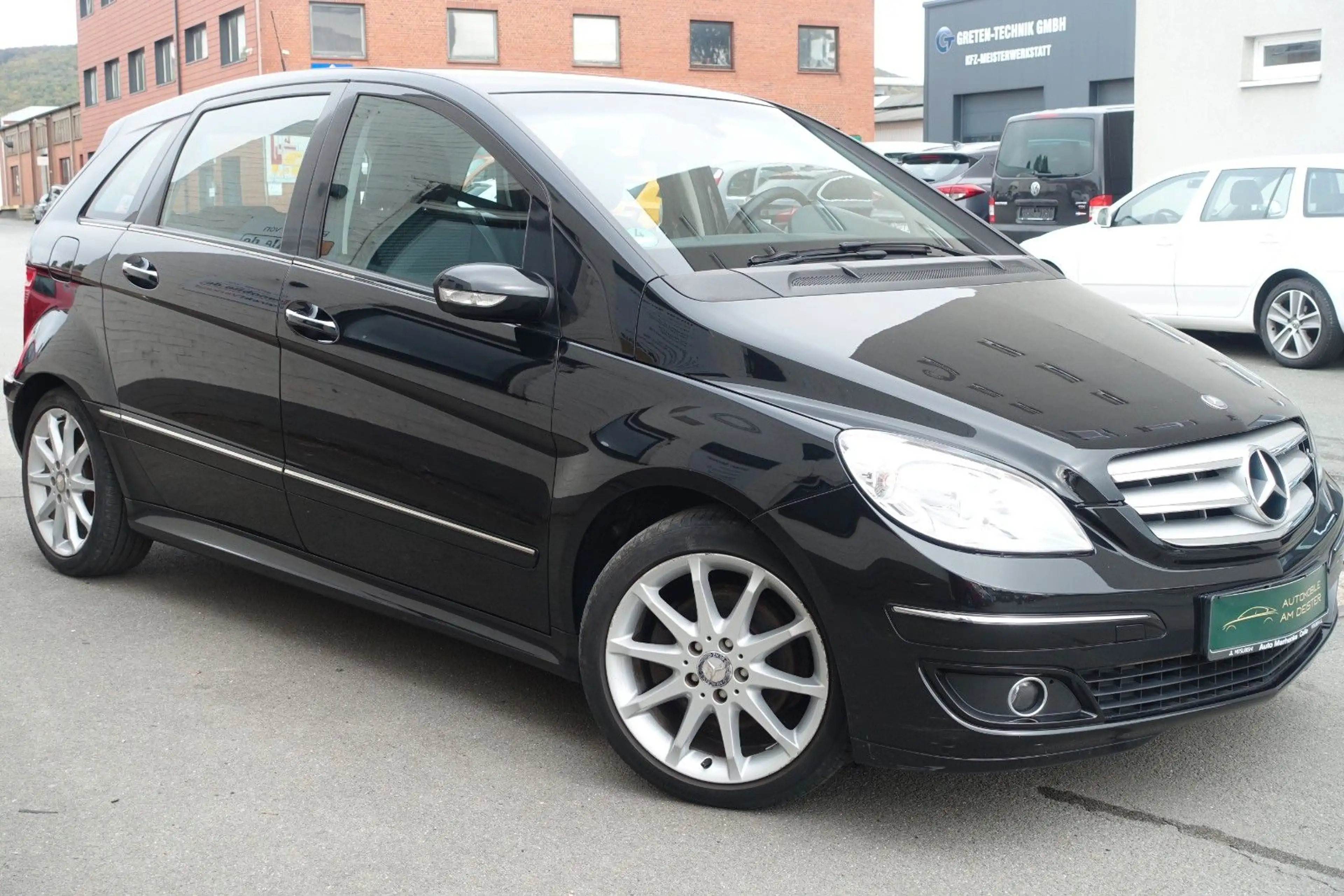 Mercedes-Benz B 200 *NAVI*KLIMA*SHZ*ISOFIX*AHK*TÜV+SERVICE NEU*