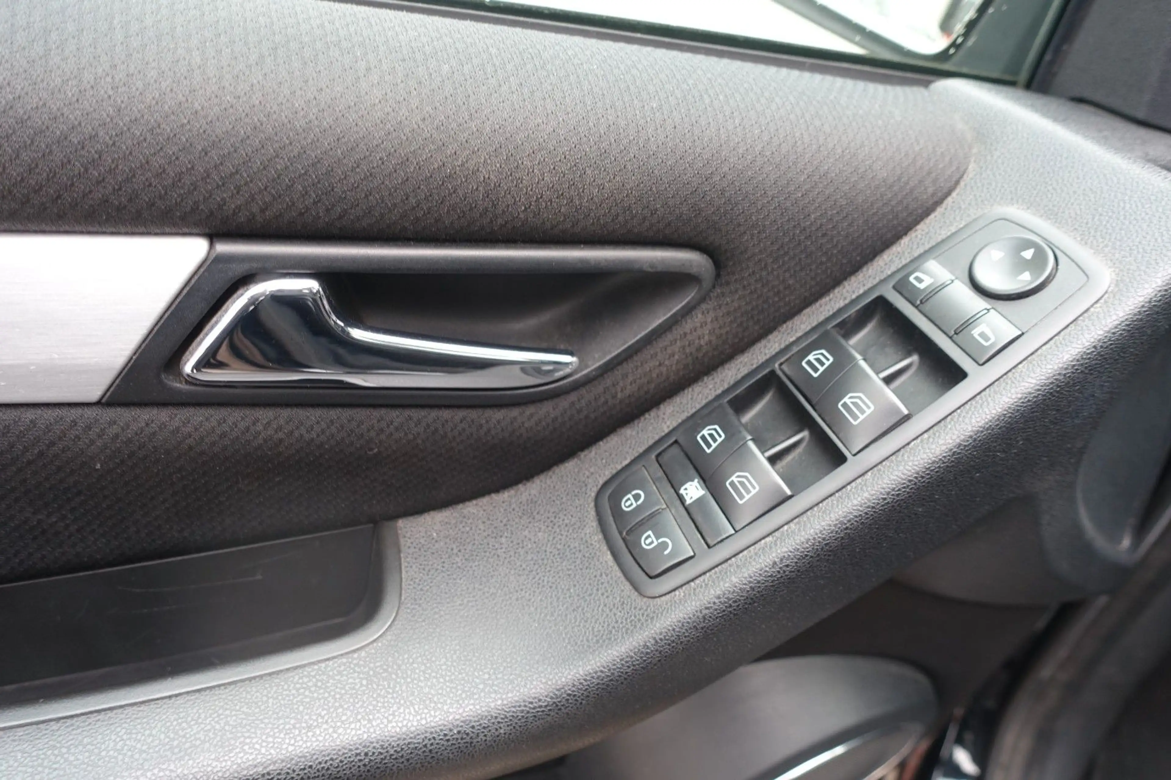 Mercedes-Benz B 200 *NAVI*KLIMA*SHZ*ISOFIX*AHK*TÜV+SERVICE NEU* — photo 7