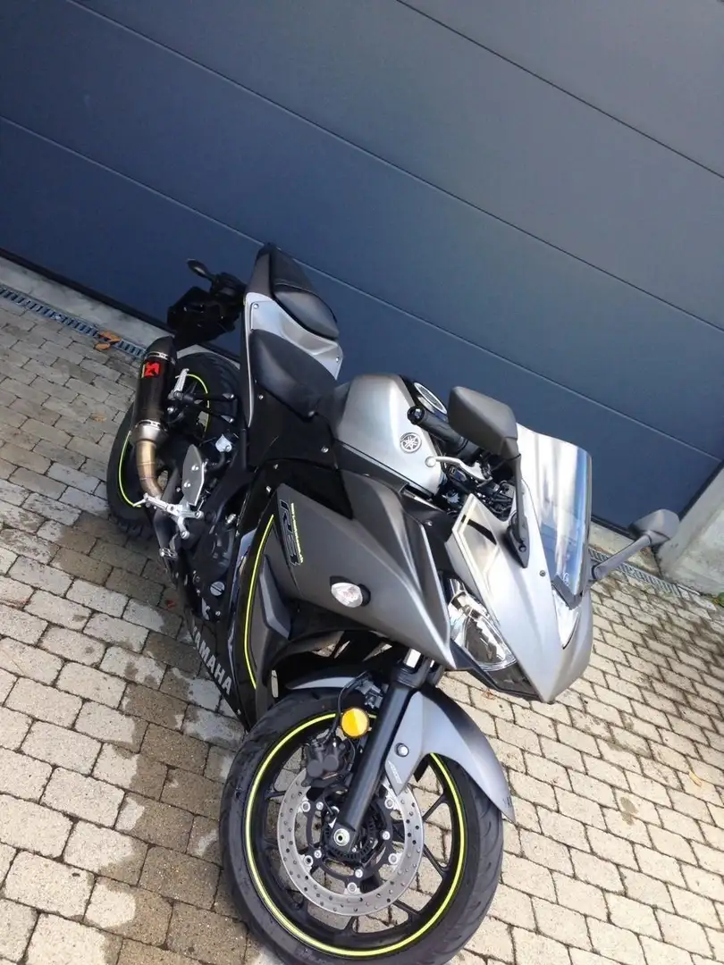 Yamaha YZF-R3 Grau - 1