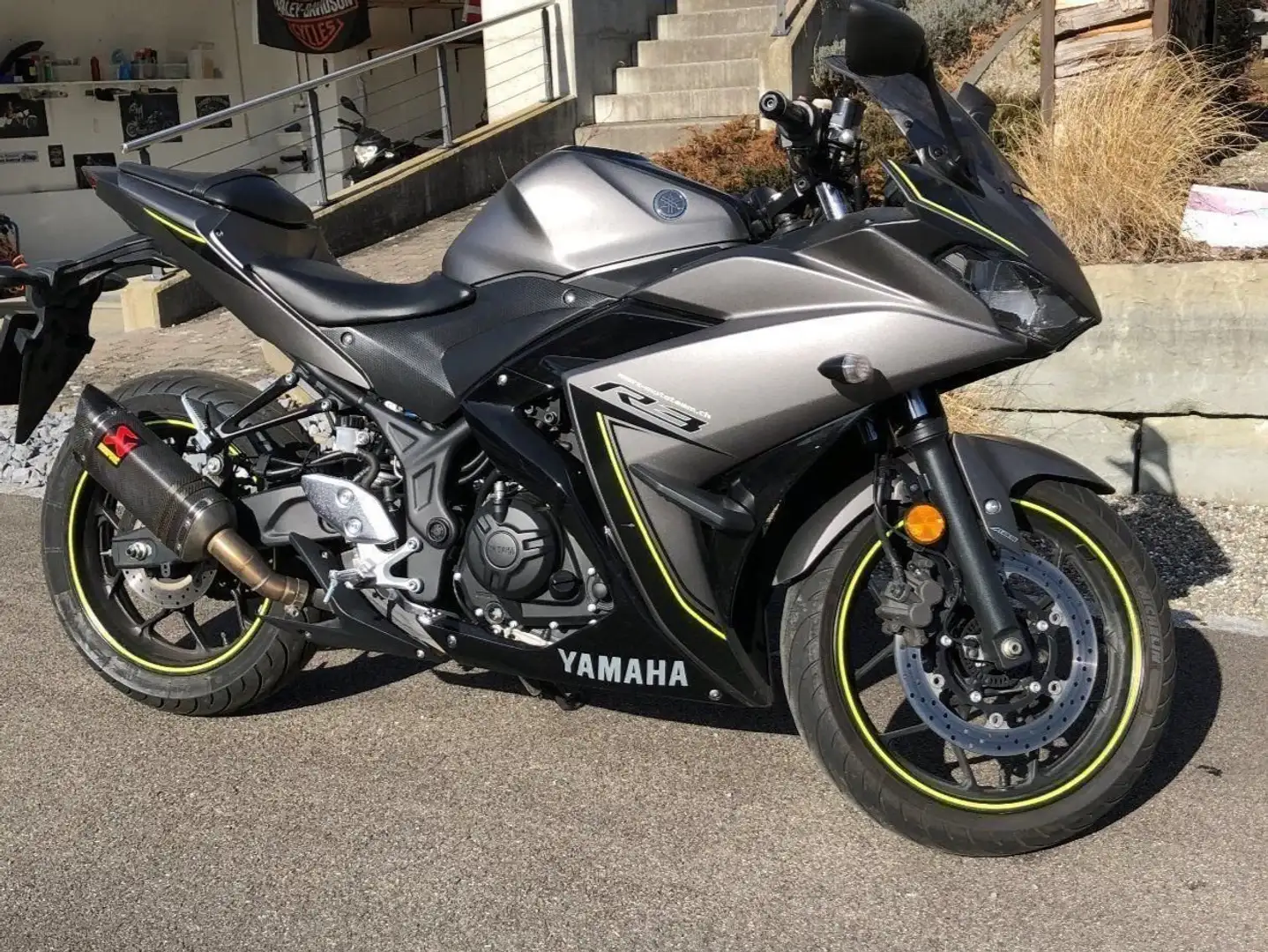 Yamaha YZF-R3 Grau - 2