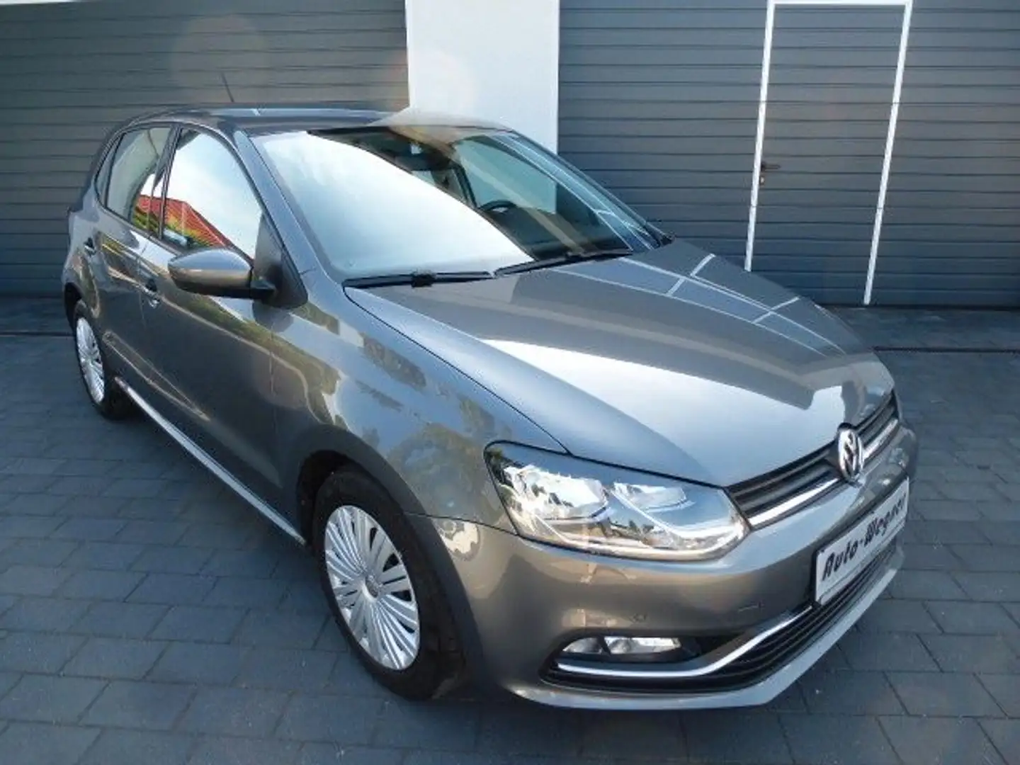Volkswagen Polo V Comfortline 1.2 TSI BMT/Start-Stopp Klima Gris - 2