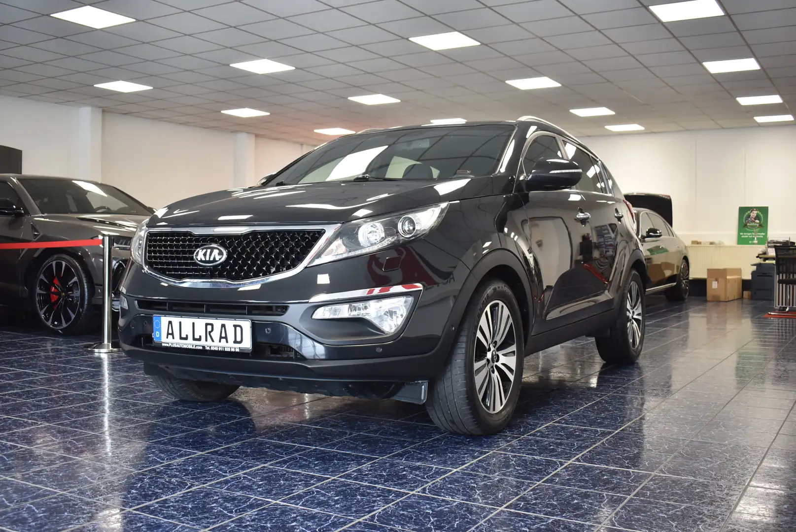 Kia Sportage Platinum 4WD Aut Navi Kamer Panoram AHK Schwarz - 2