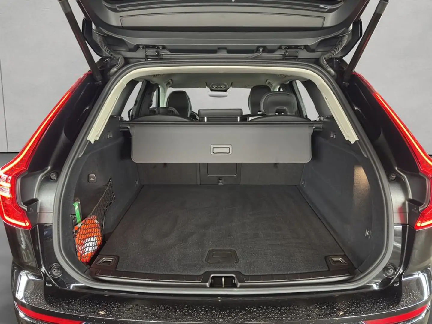 Volvo XC60 XC60 B5 B AWD Core Schwarz - 2