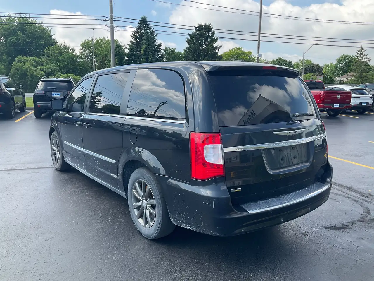 Chrysler Town & Country снимка Chrysler Town & Country