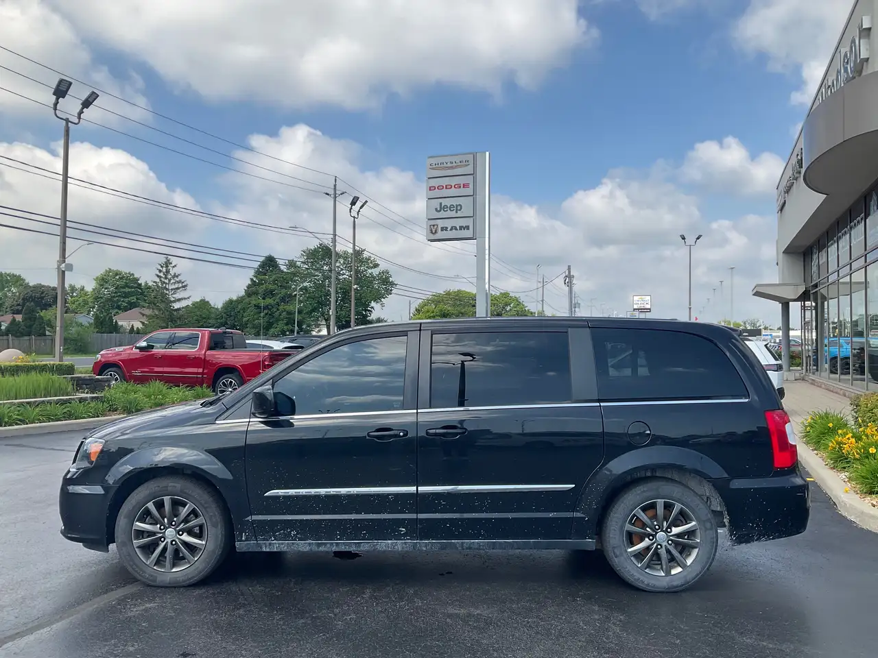 Chrysler Town & Country снимка Chrysler Town & Country